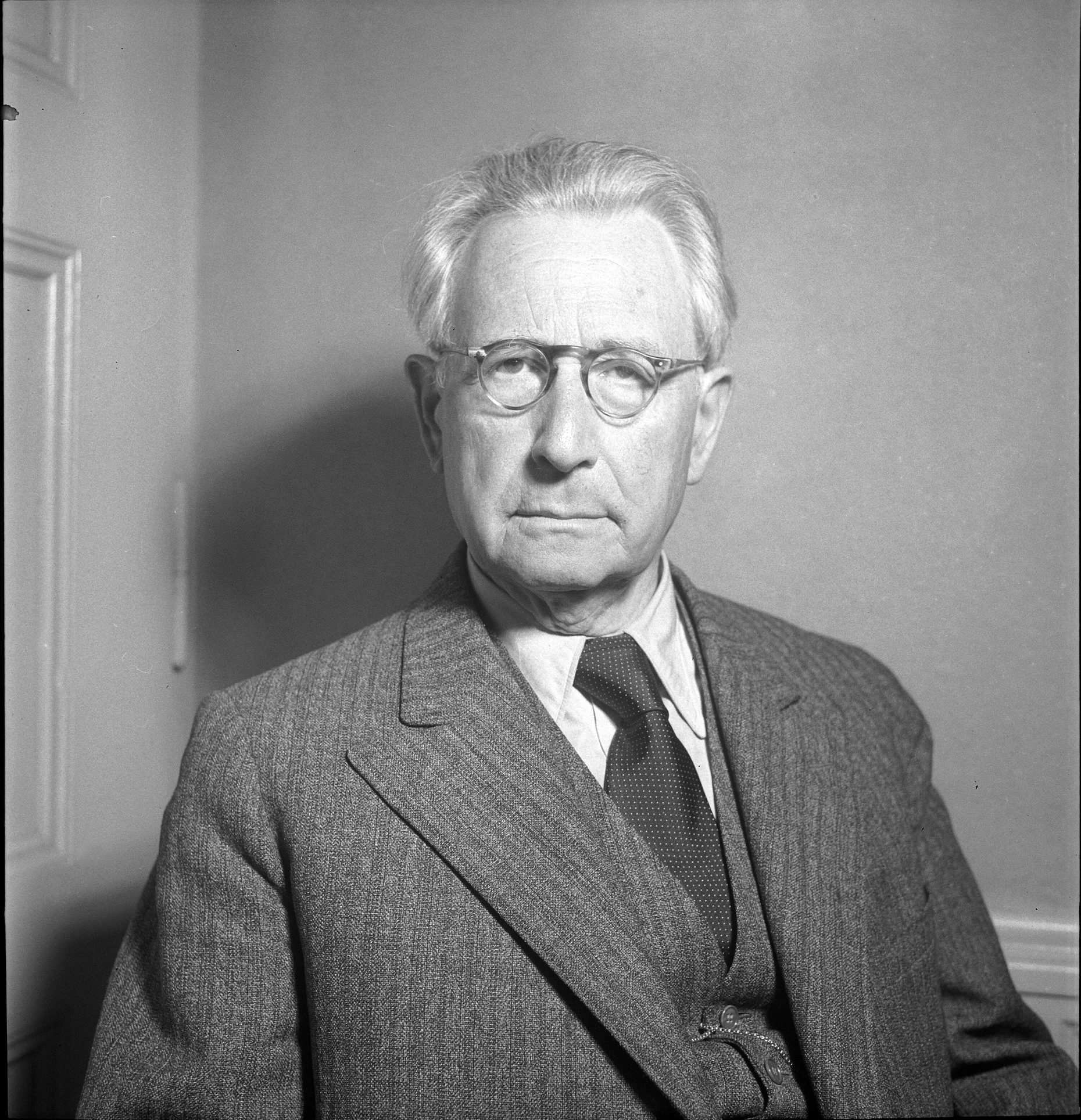 Emil Ermatinger, hier in seinem Todesjahr 1953, veröffentlichte 1943/45 eine Autobiographie in zwei Bänden: „Richte des Lebens“ und „Jahre des Wirkens“.