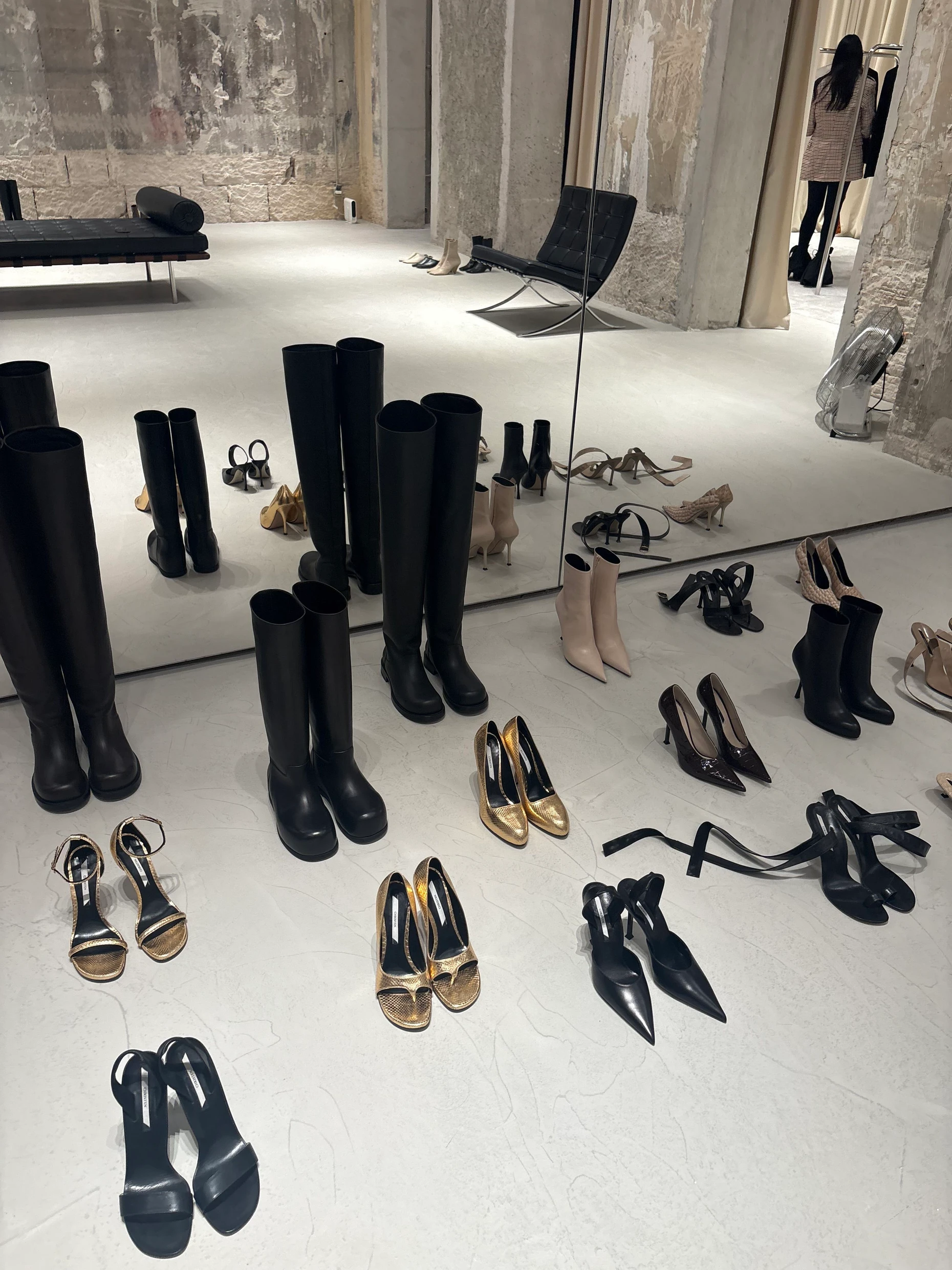Schuhe von Christen in Paris