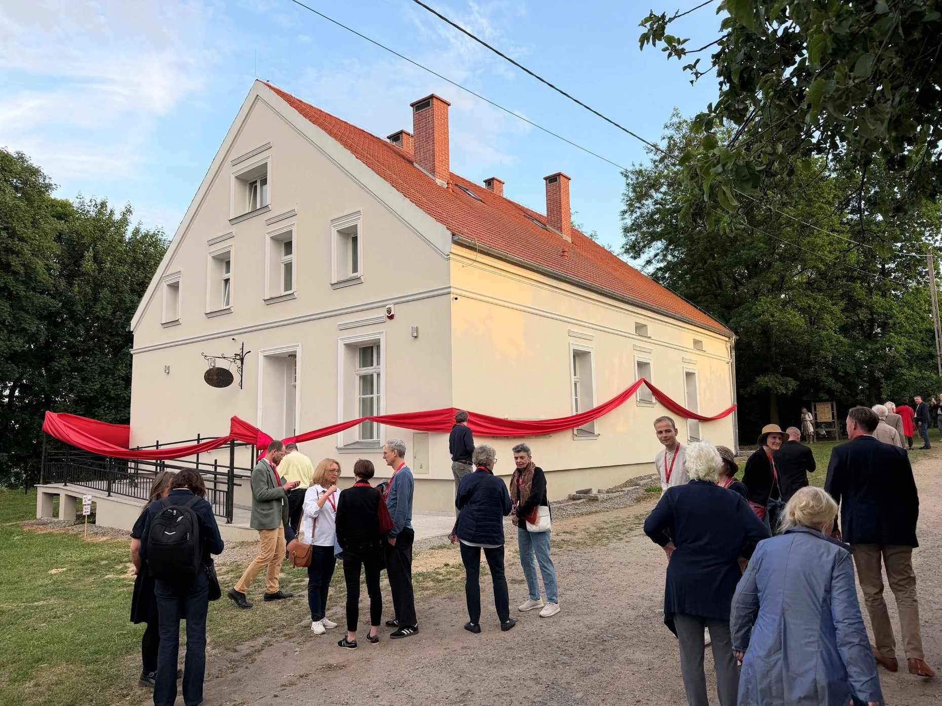 Heute eine Begegnungsstätte: das sanierte Berghaus auf dem Gelände der Stiftung Kreisau
