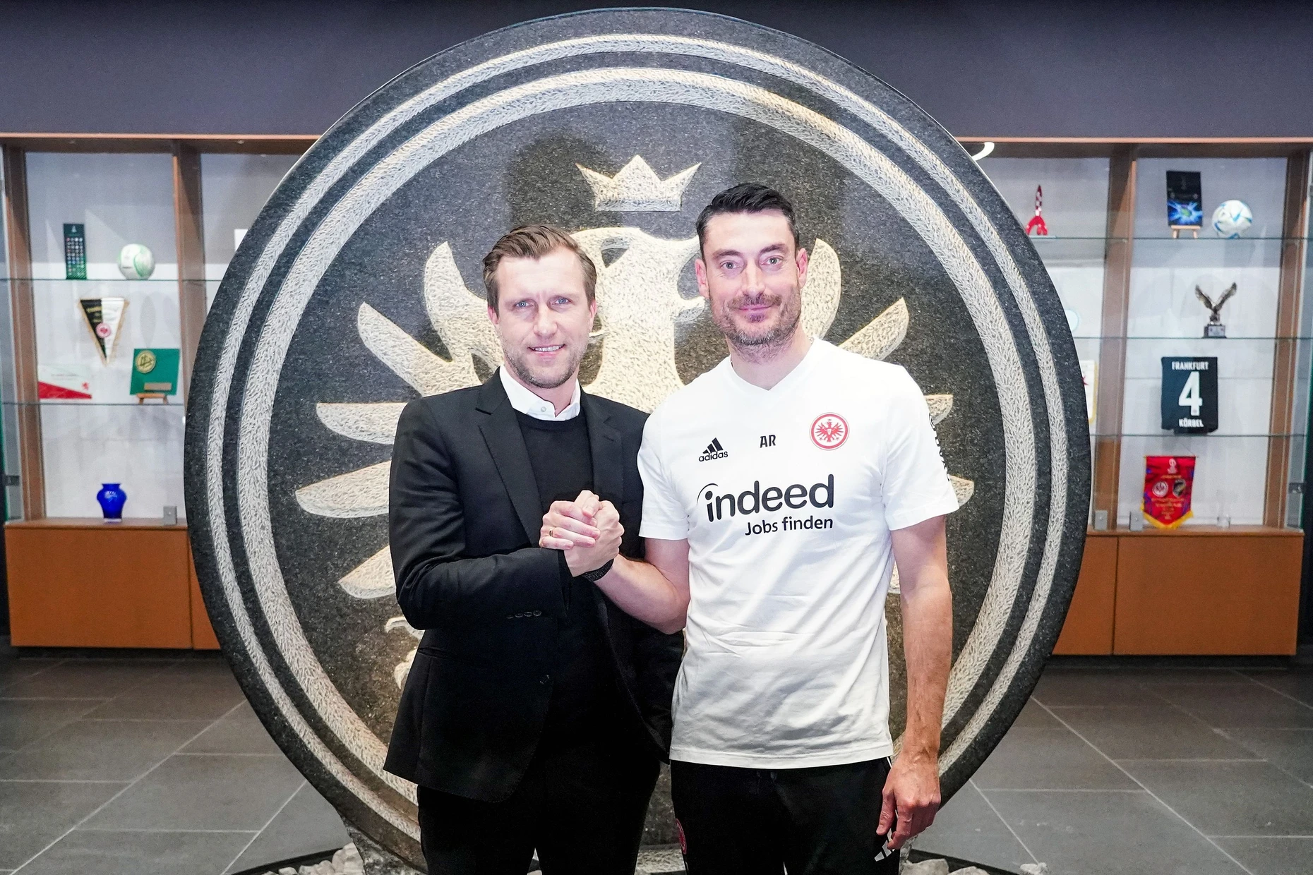 Fehlgriff: Sportvorstand Markus Krösche (l) im Februar mit Trainer Albert Riera