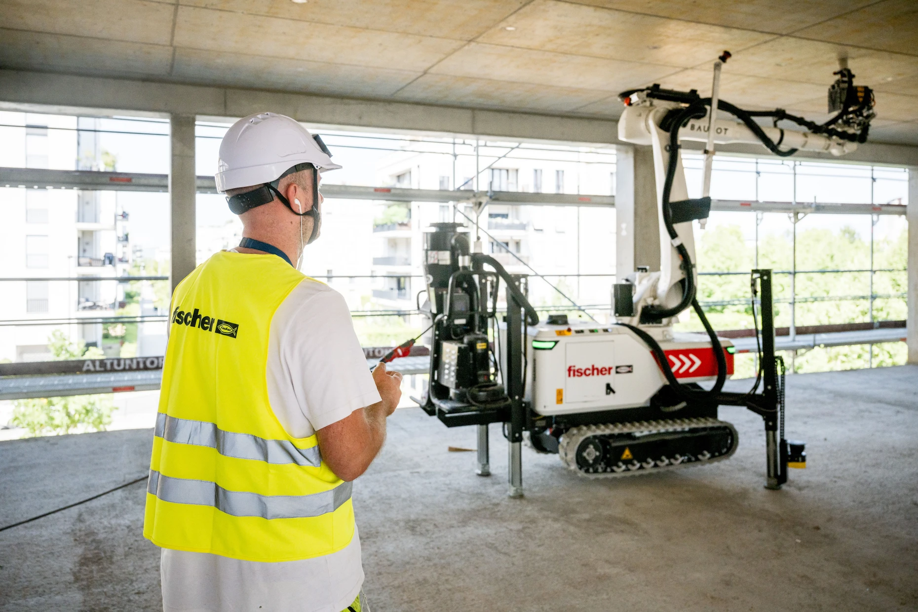 Pole Position: Den Roboter steuert ein Controller aus Fleisch und Blut.