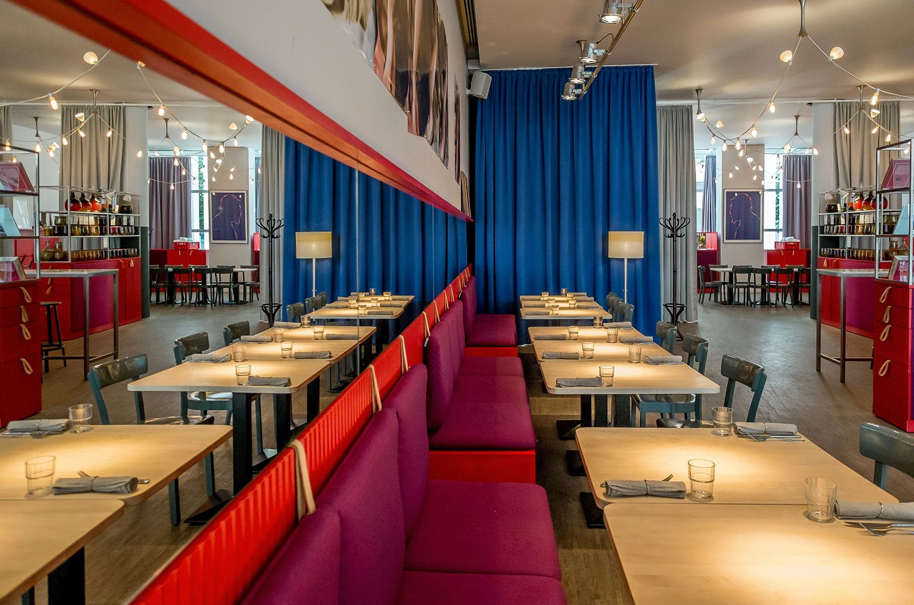 Klare Linien, frohe Farben: der Gastraum des Restaurants „Emma Metzler“.