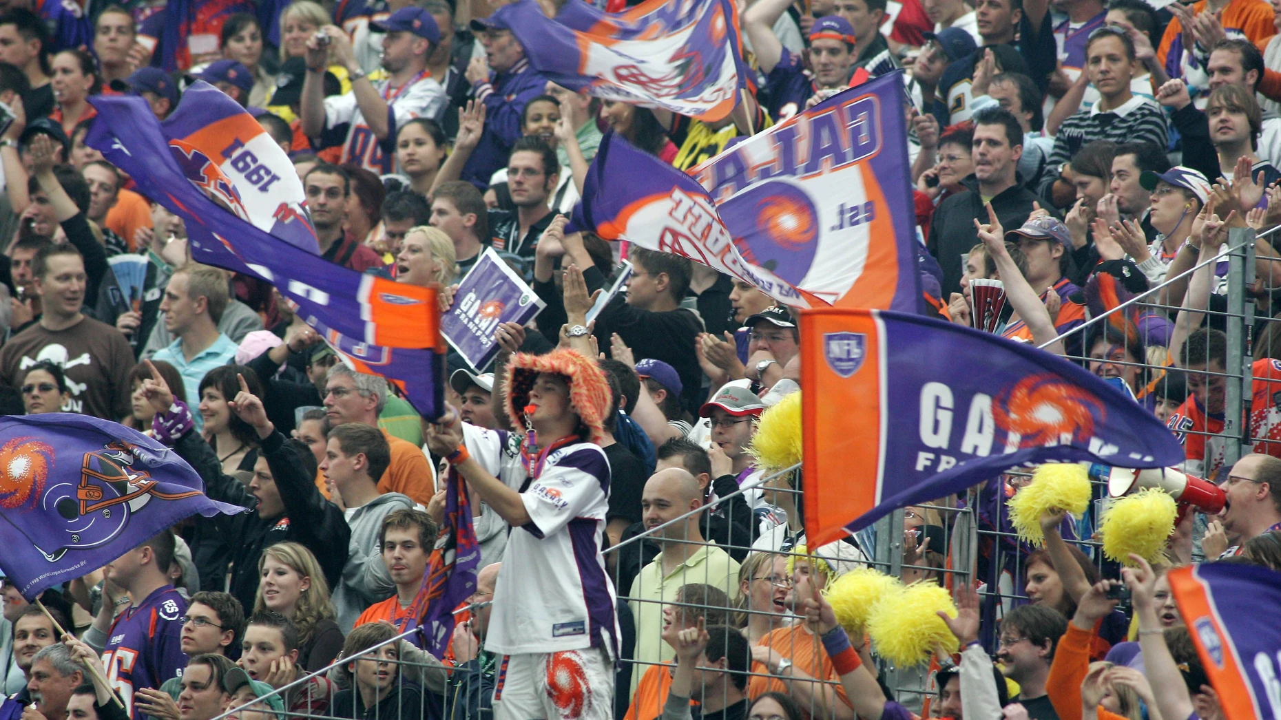 Volle Tribünen: Die Galaxy kann bis 2007 pro Spiel mehrere Zehntausend Zuschauer anlocken.