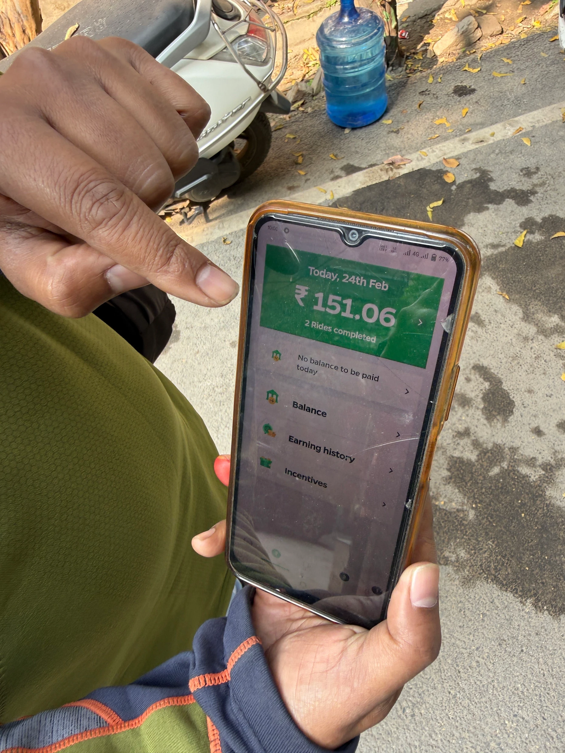 Dienstag Morgen nahe Neu Delhi: Nach zwei Stunden hat Chander nur 151 Rupien (1,35 Euro) verdient.