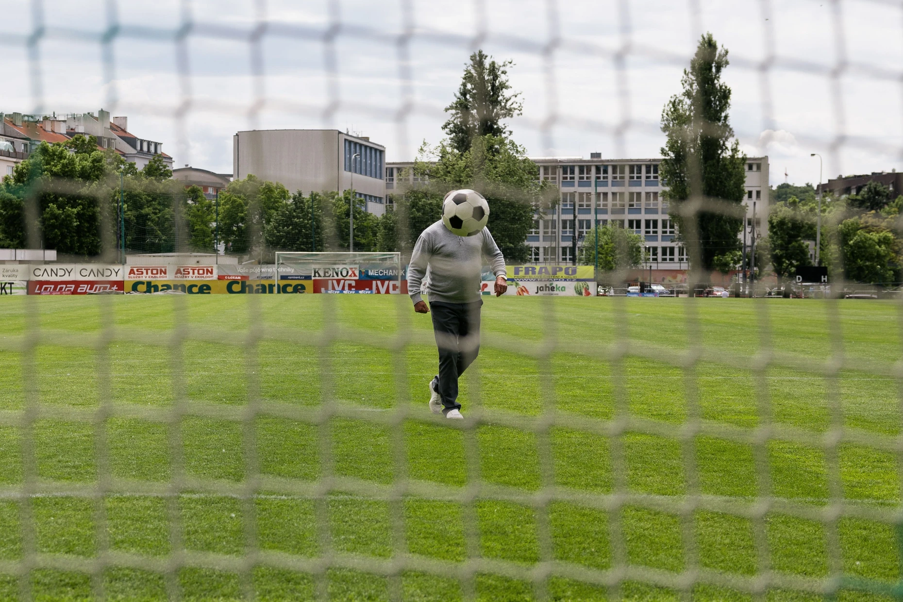 Panenka aus Sicht eines Torhüters: Allerdings stand dieser bei einem Elfmeter garantiert nicht mehr in der Mitte.