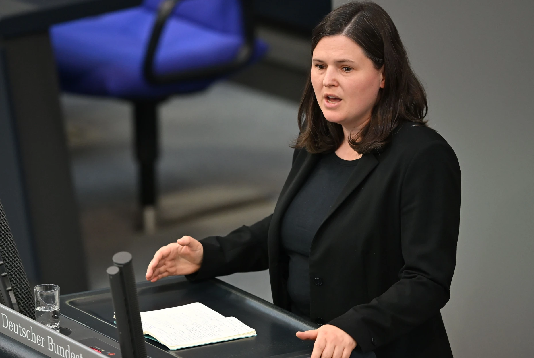 Sara Nanni ist sicherheitspolitische Sprecherin der Fraktion Bündnis 90/Die Grünen im Deutschen Bundestag.