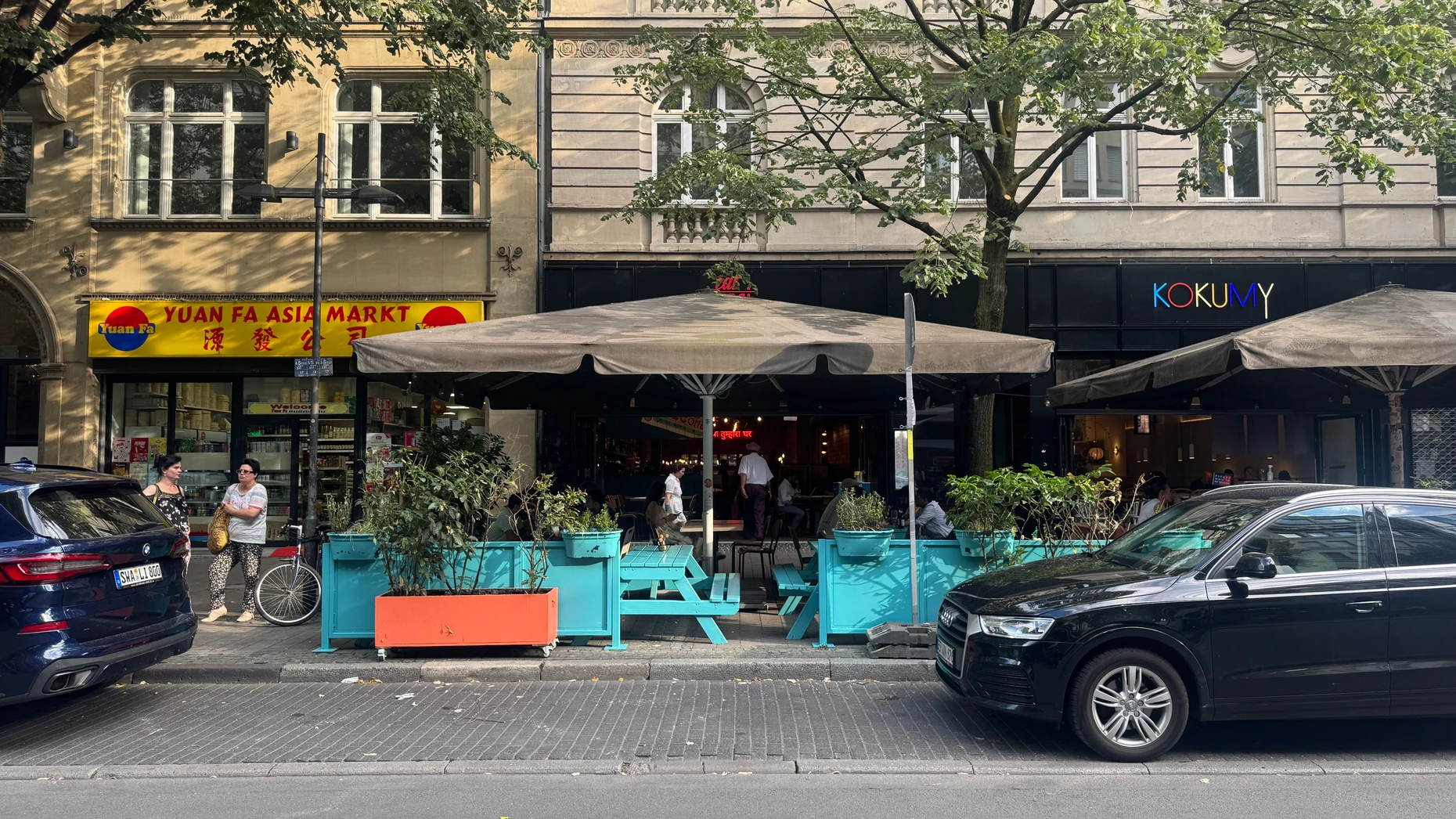 Nachgebessert: die Terrassenumrandung, jetzt mit Lücken
