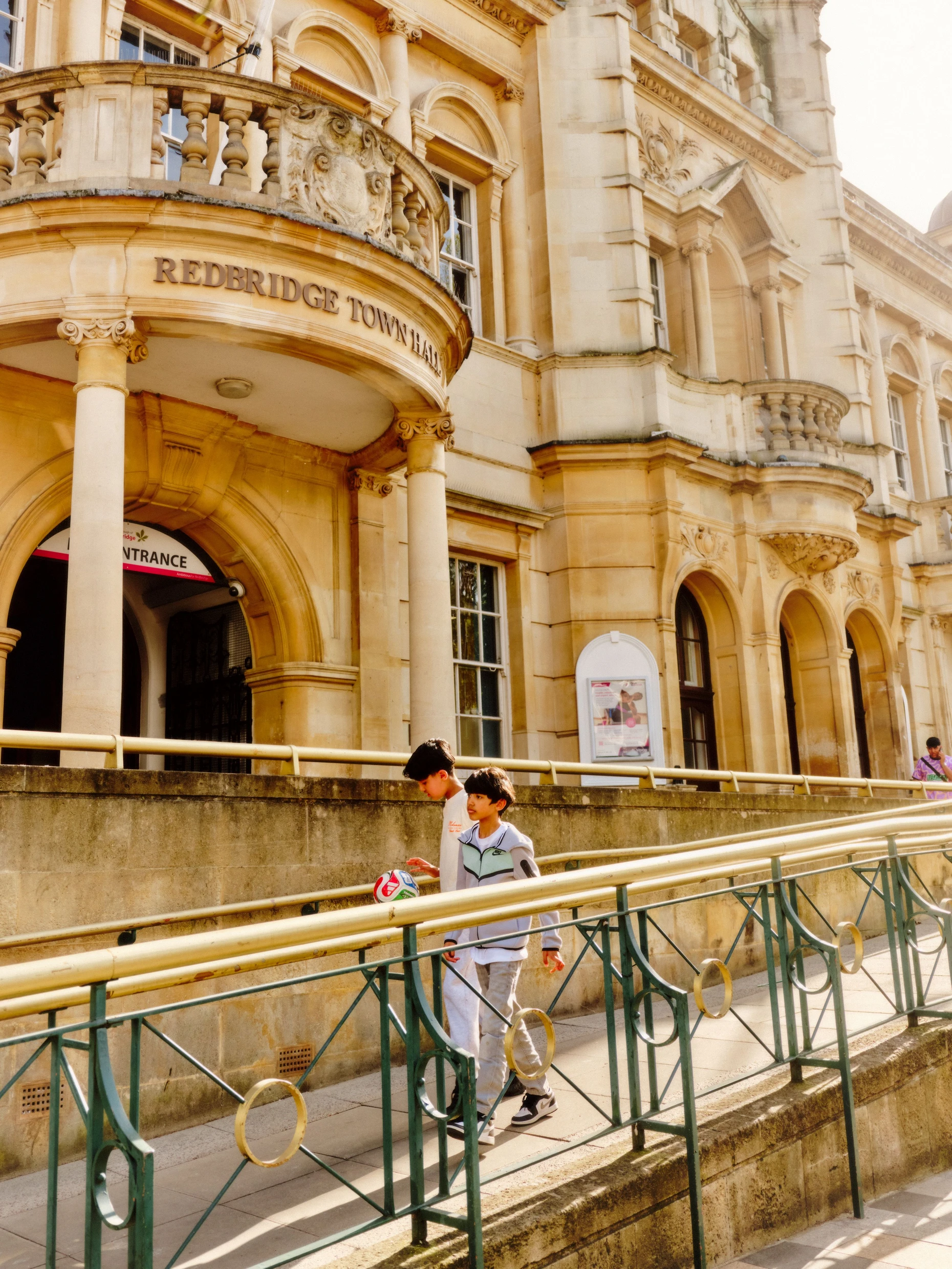 Ilford at its best: Okay, wir haben ein wirklich imposantes Rathaus, oder?