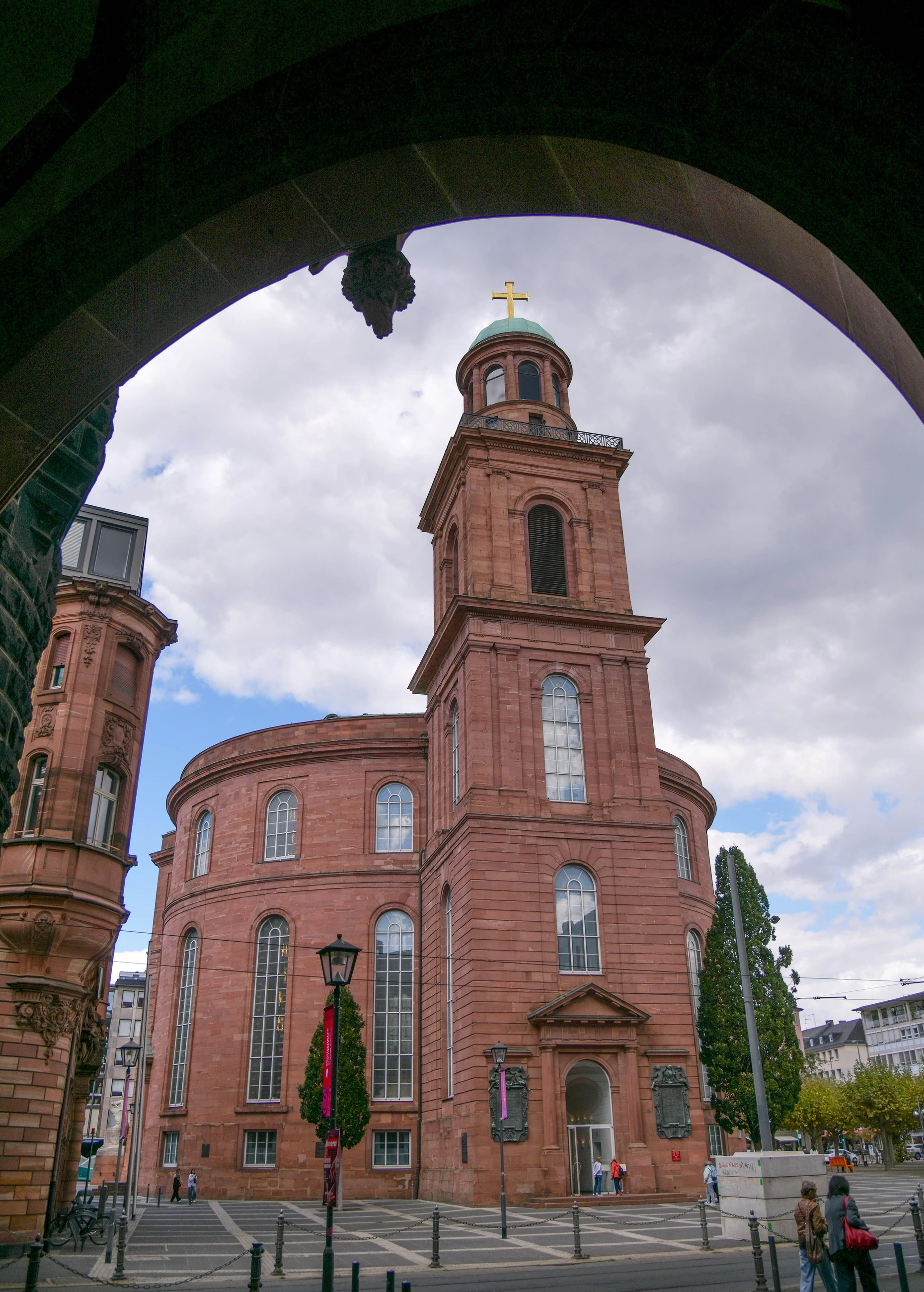 Am 11. Oktober wird Philippe Sands in der Frankfurter Paulskirche mit dem Friedenspreis des Deutschen Buchhandels ausgezeichnet.