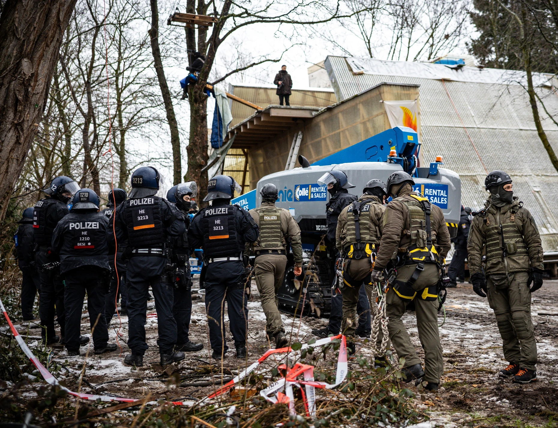 Räumung: Im Februar rief die Stadt Darmstadt die Polizei zu Hilfe, die auf dem Osthang sechs Aktivisten festnahm.