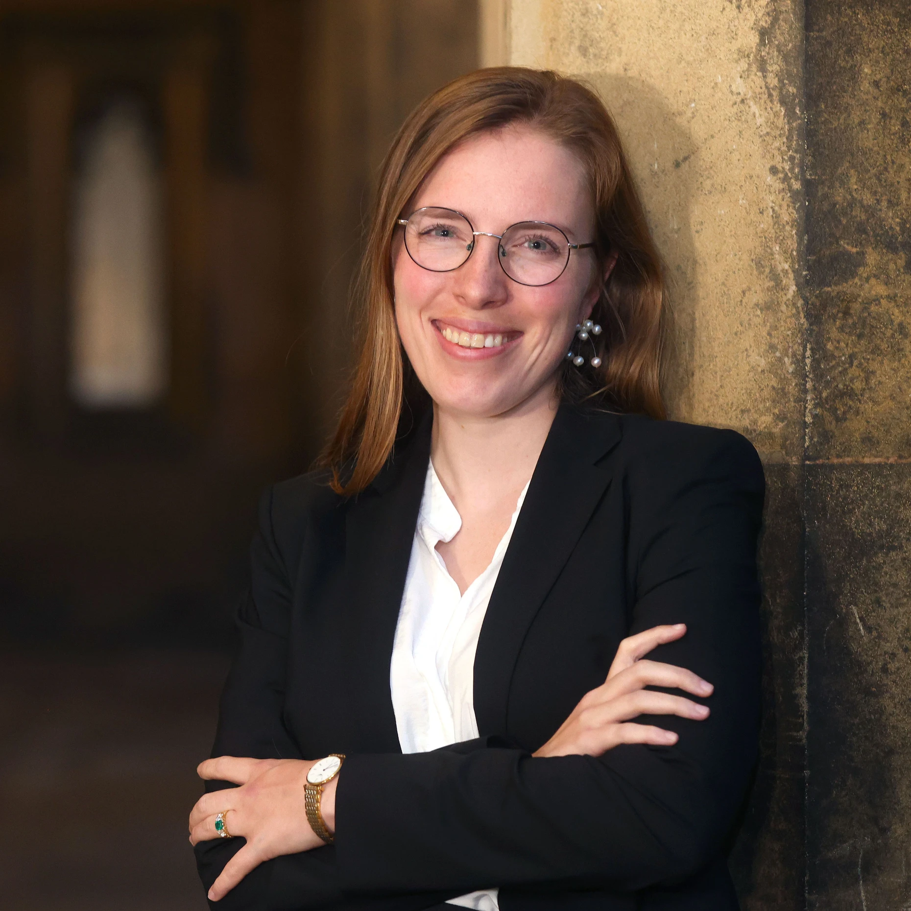 Amy Orben, Professorin an der University of Cambridge, forscht zur Frage, was digitale Technologie mit der Psyche von Kindern und Jugendlichen macht.