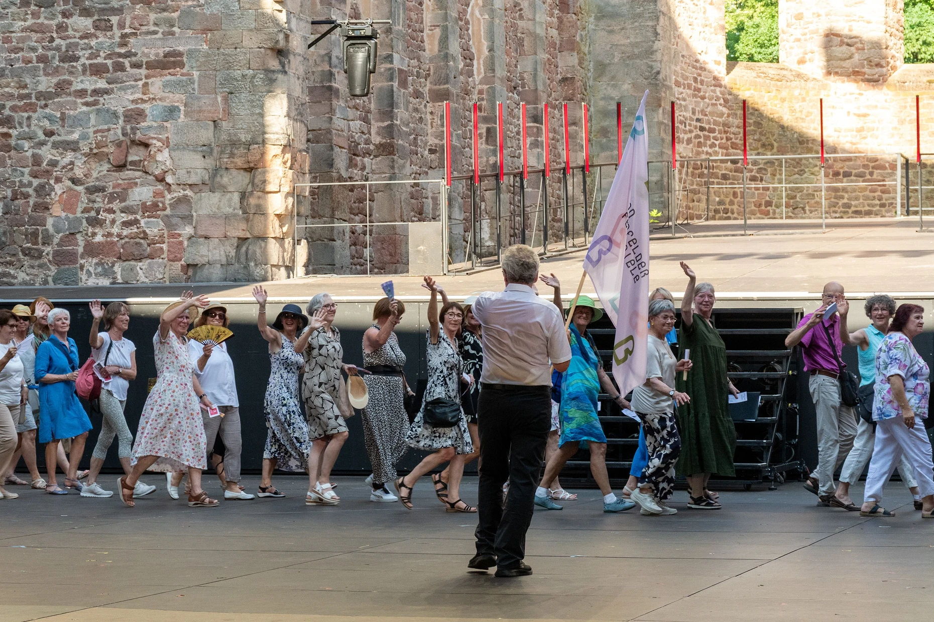 Festumzug zum Jubiläum: Eröffnung der 75. Bad Hersfelder Festspiele