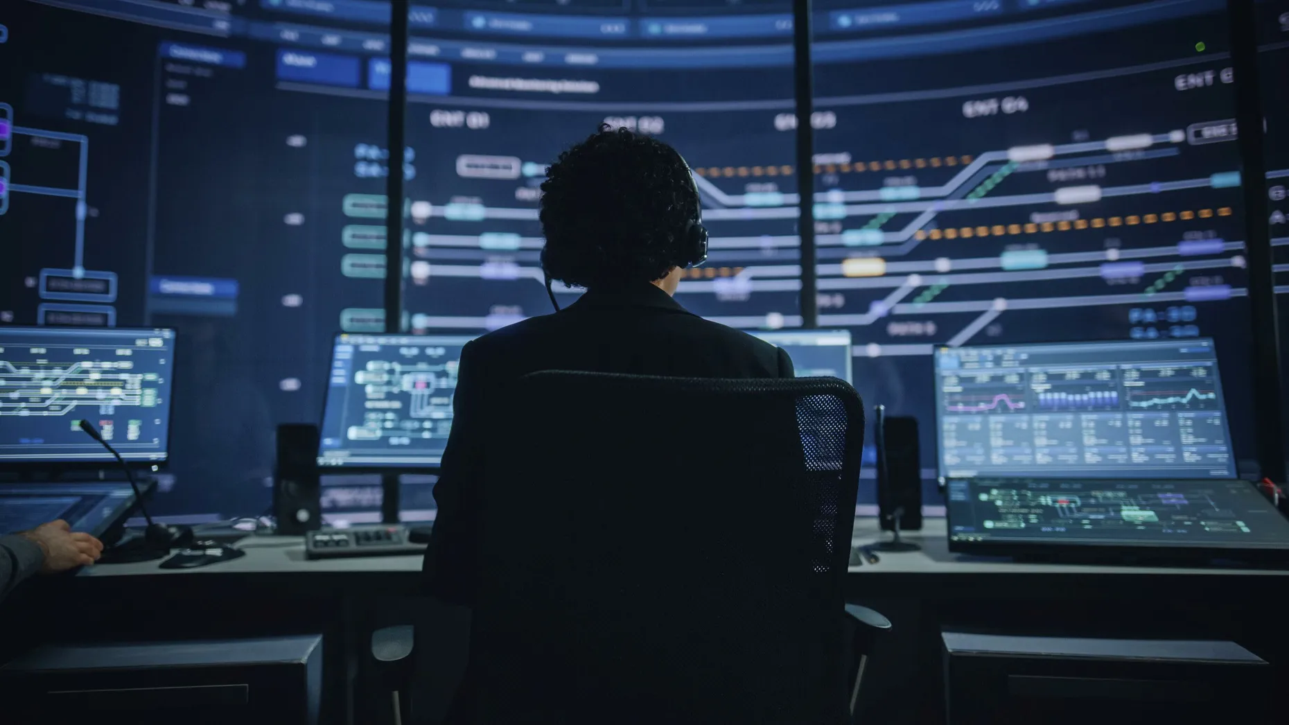 Digitale Fähigkeiten im Bereich Künstliche Intelligenz und Cybersicherheit werden auf dem Arbeitsmarkt mit deutlichen Gehaltsprämien belohnt.