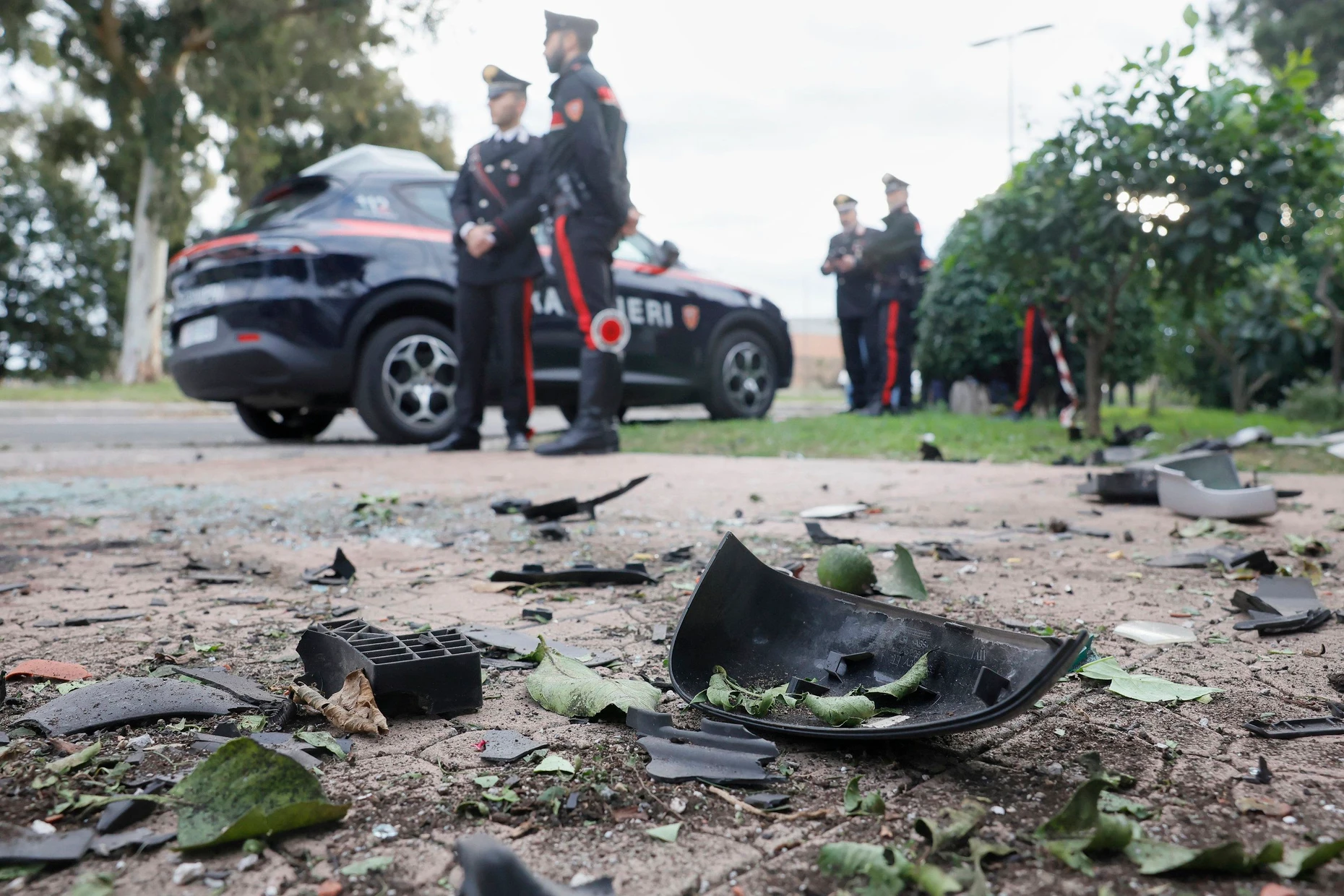 Kurz nach der Tat: der Ort des Bombenanschlags, vor dem Haus des Journalisten in Campo Ascolano