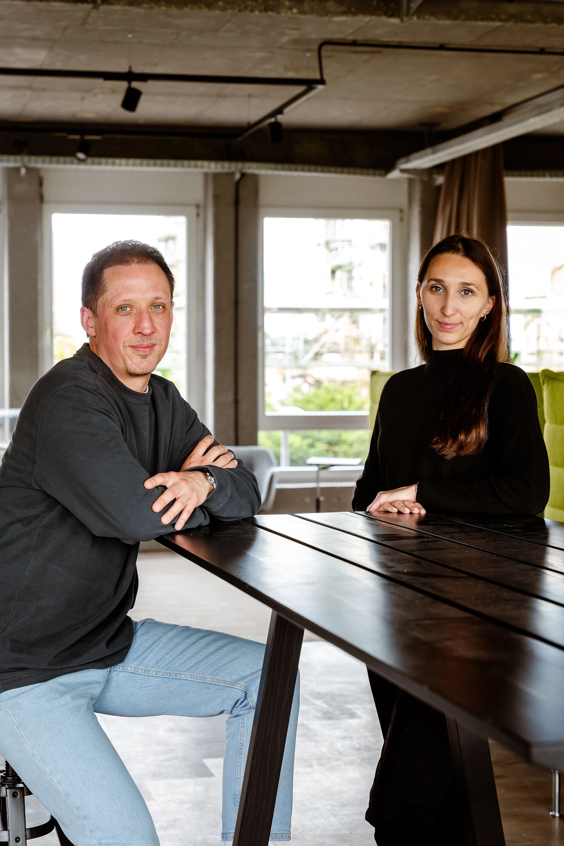 Mathias Strauch und Antonia Kramer sind bei Beos für die Vermarktung des Gewerbeparks zuständig.