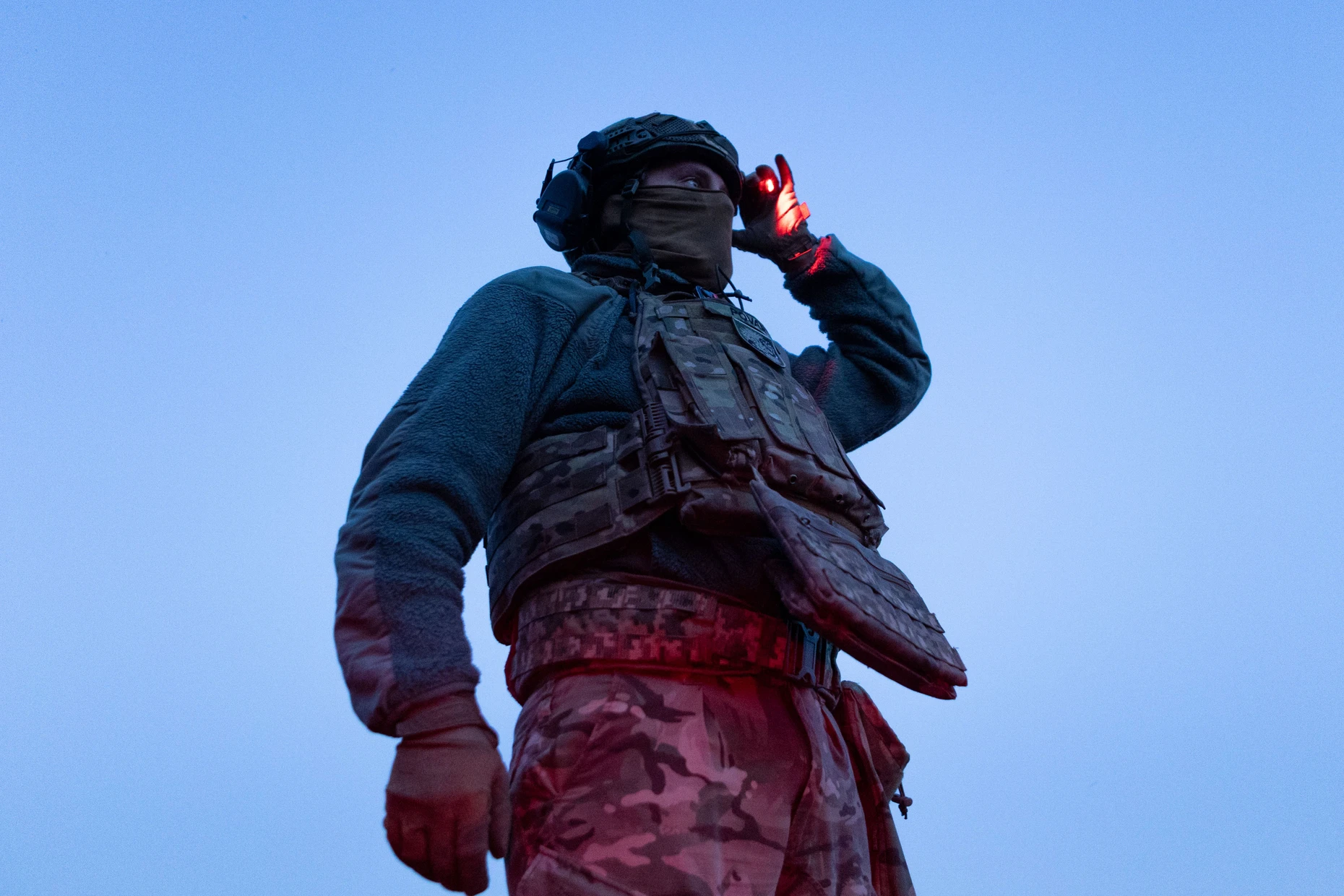 Die Soldaten verwenden nur rotes Licht: Die Lichtsignatur ist weitaus geringer.