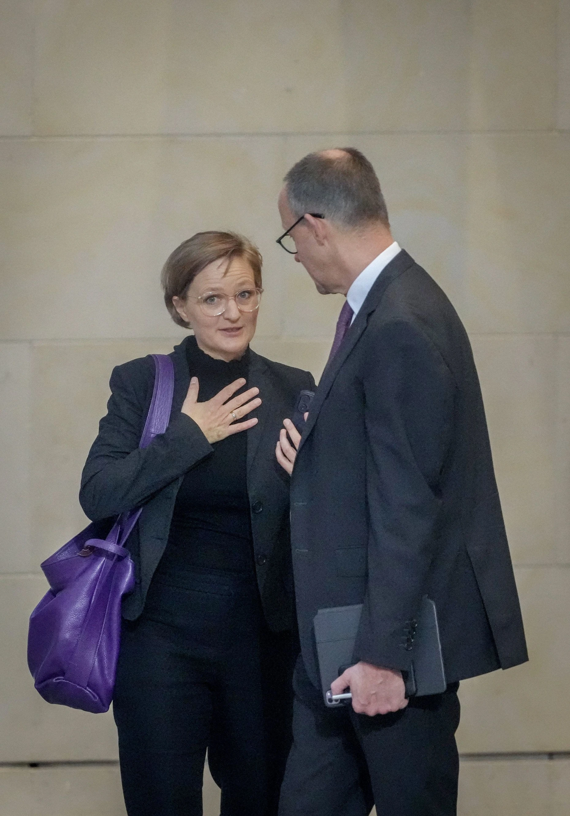Hand aufs Herz: Kann das gehen? Die Vorsitzenden von Bündnis 90/Die Grünen und CDU, Franziska Brantner und Friedrich Merz.