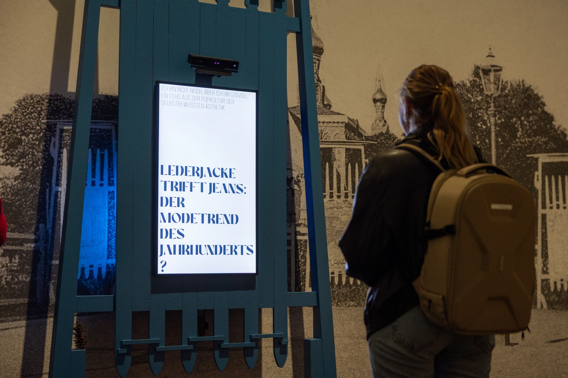 Notiz zur Ausstellung von 1901: interaktives KI-Plakat in „A Step Ahead“