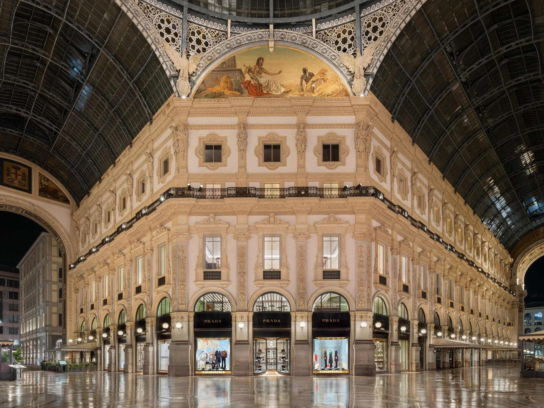 Prada in der Galleria Vittorio Emanuele II