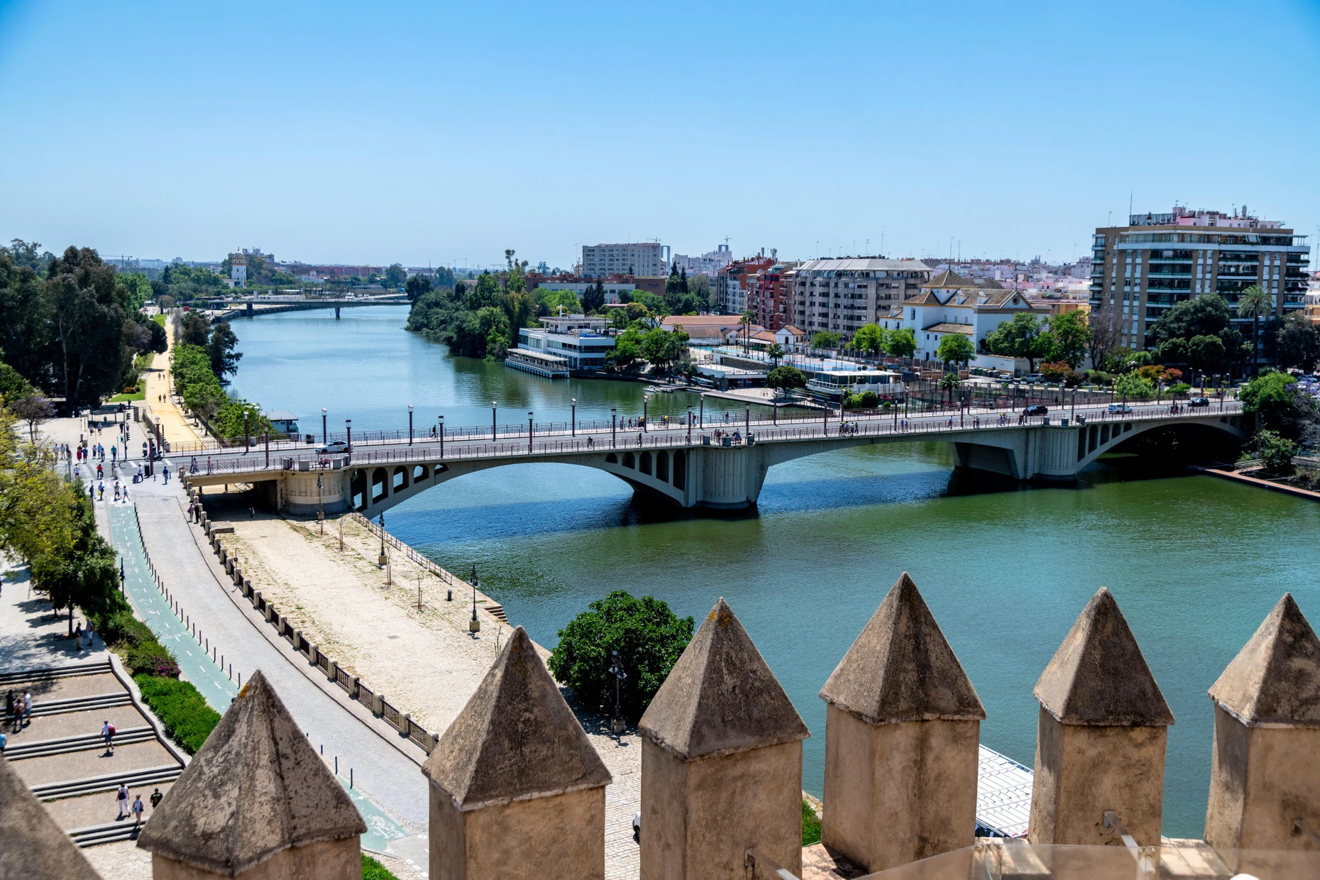 Autobahn für Drogenschmuggler: der Fluss Guadalquivir in Sevilla
