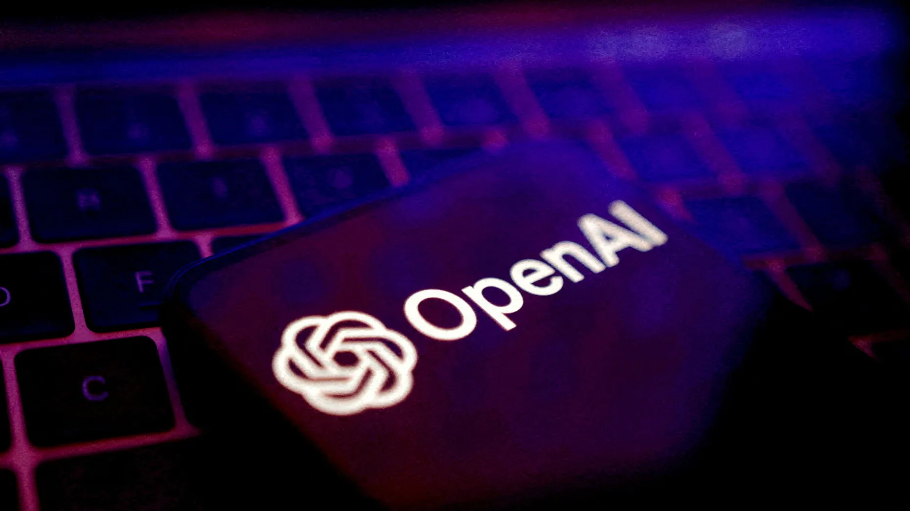OpenAI-Führungskräfte reagierten öffentlich auf den Neuzugang.