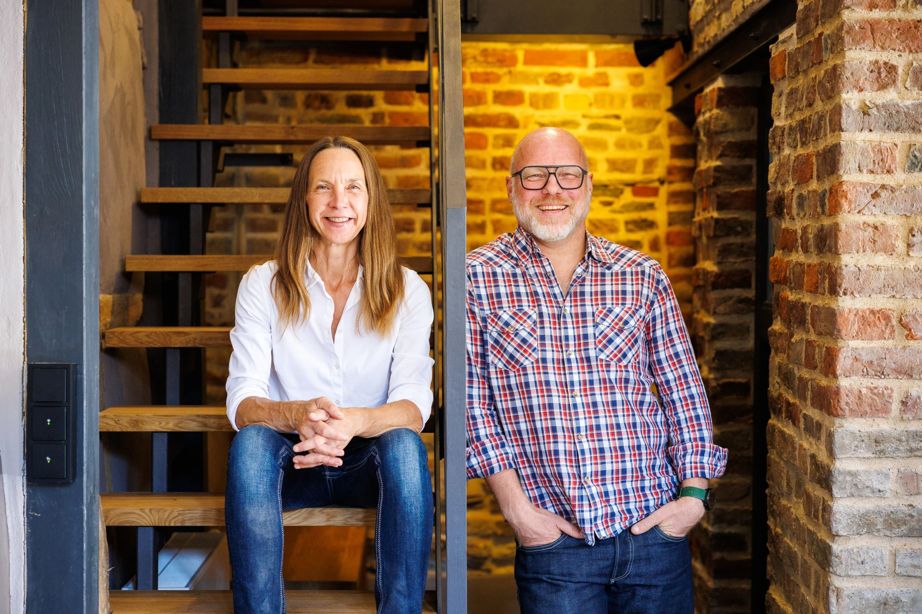 Der Aufwand hat sich gelohnt: Christiane und Roland Beer in der Scheune ihrer Hofreite.