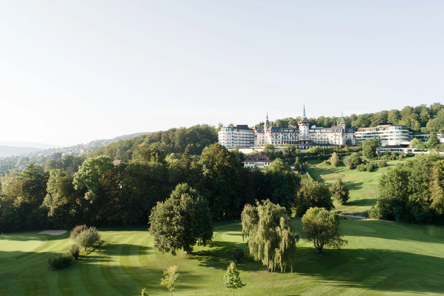 Es begann einst als ‚Kurhaus und Wildpark‘ mit stadtnahem Seilbahnanschluss: das Dolder Grand.