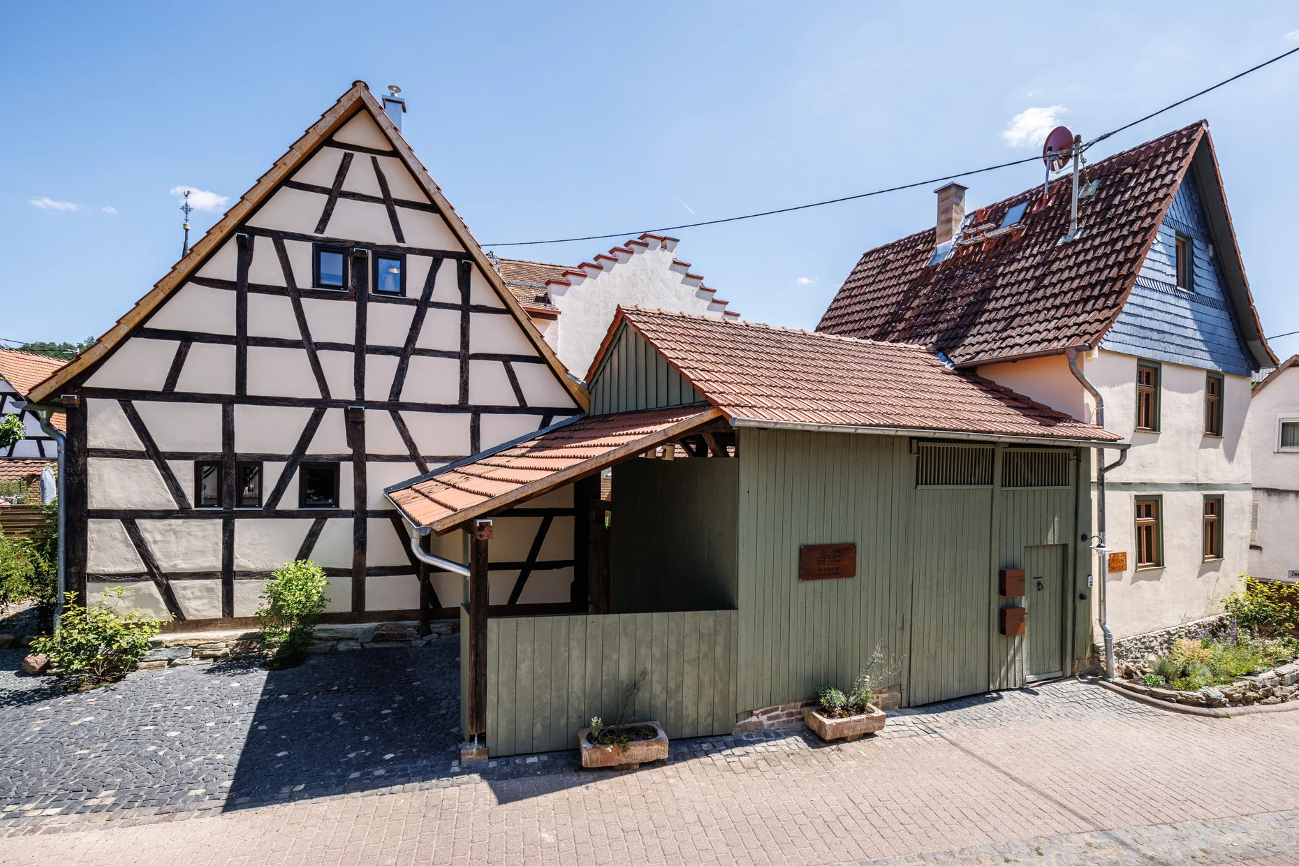 Von außen ist die neue Pracht nur zu erahnen: das Haus der Beers im hessischen Lorsbach