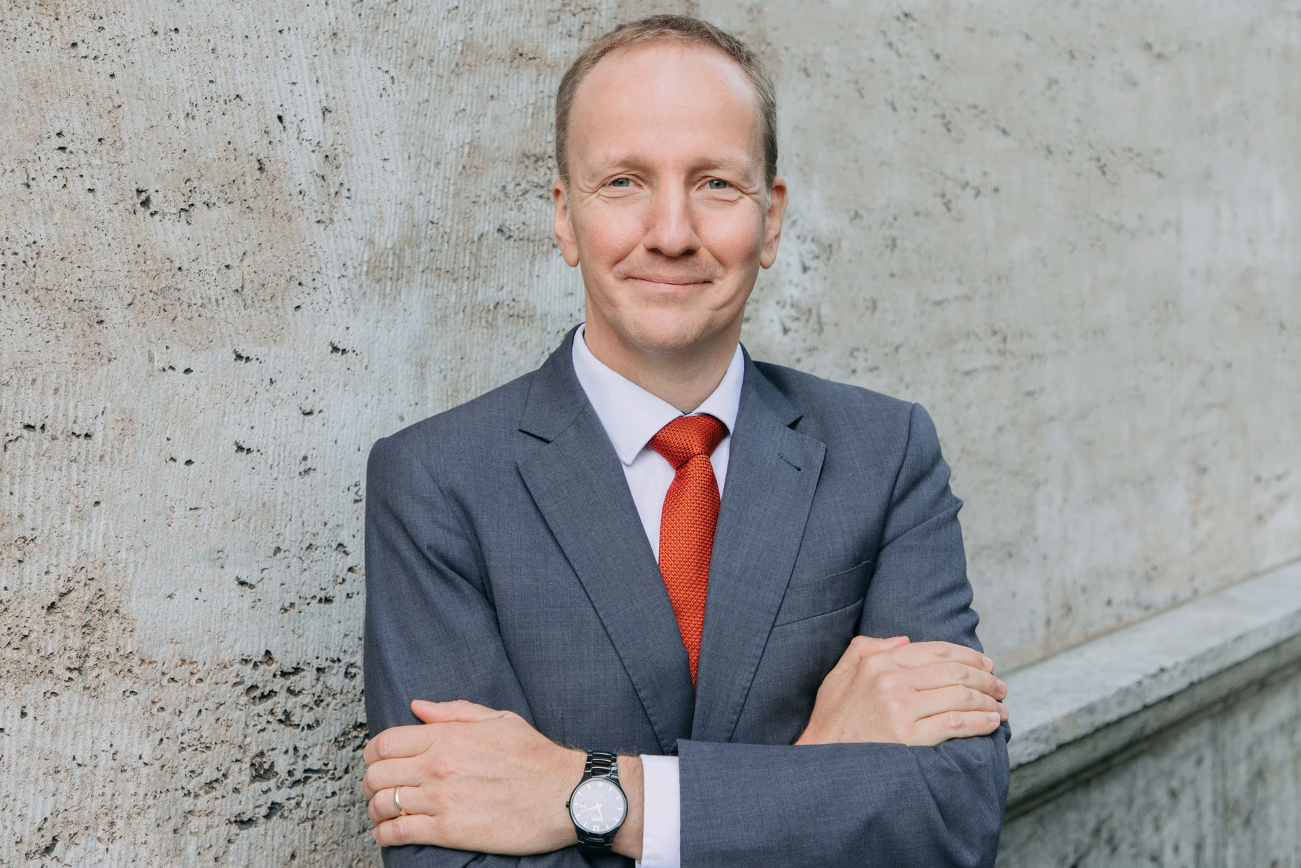 Guntram Wolff ist Professor für Volkswirtschaftslehre an der Freien Universität Brüssel. Er  war von 2022 bis 2024 Direktor der Deutschen Gesellschaft für Auswärtige Politik (DGAP).
