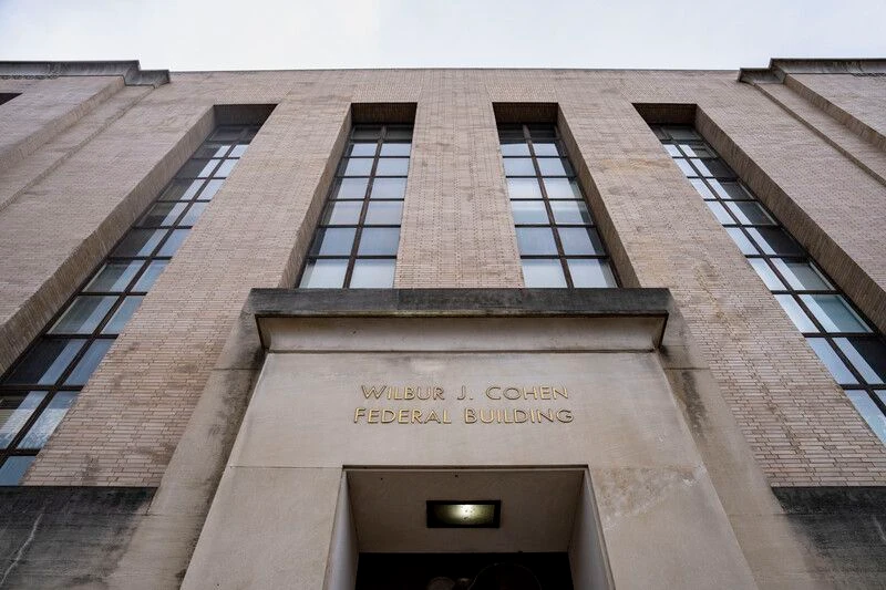 Bürokratie im Dienste der Menschen: Außenfassade des Wilbur J. Cohen Federal Building in Washington, D.C.