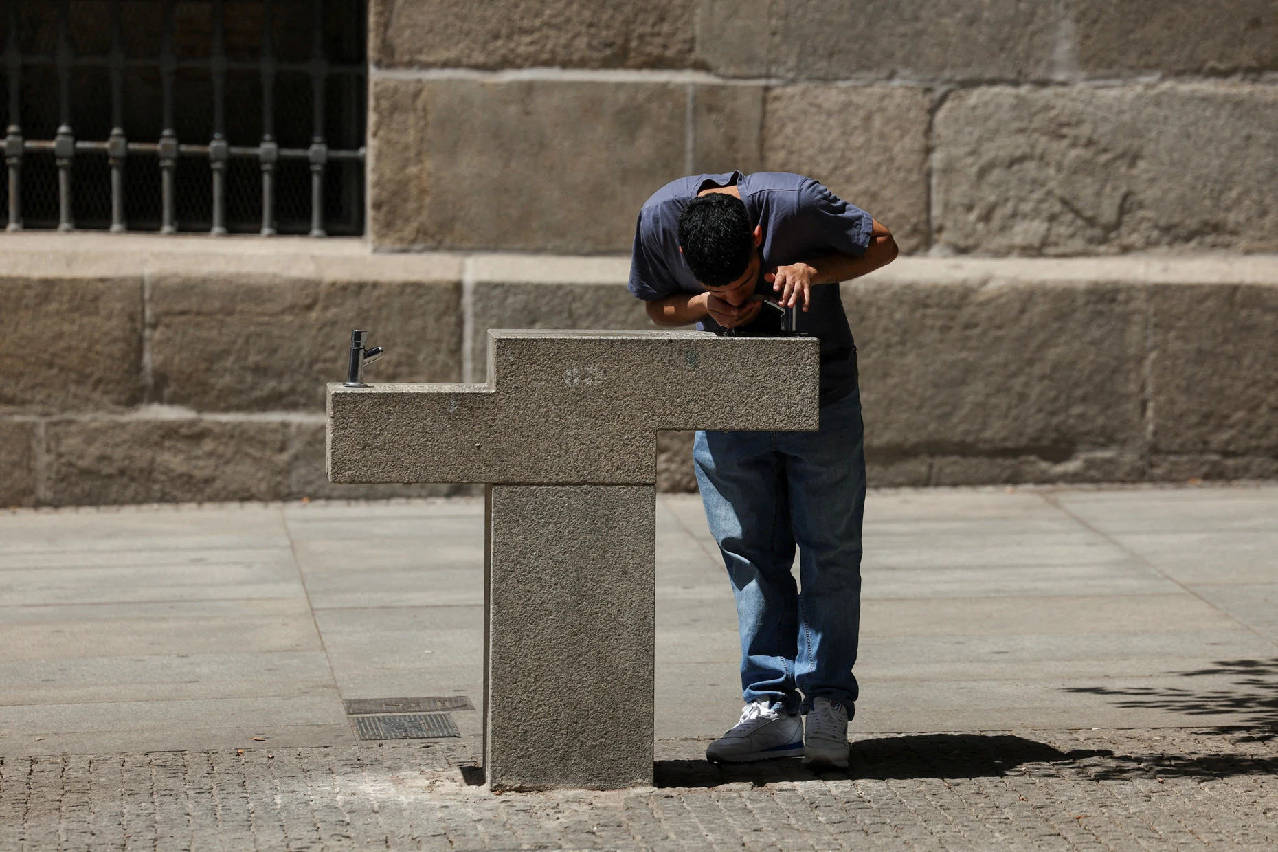 Trinkbrunnen in Madrid: Besser isolierte Gebäude und kühlere Regionen sind gefragt.