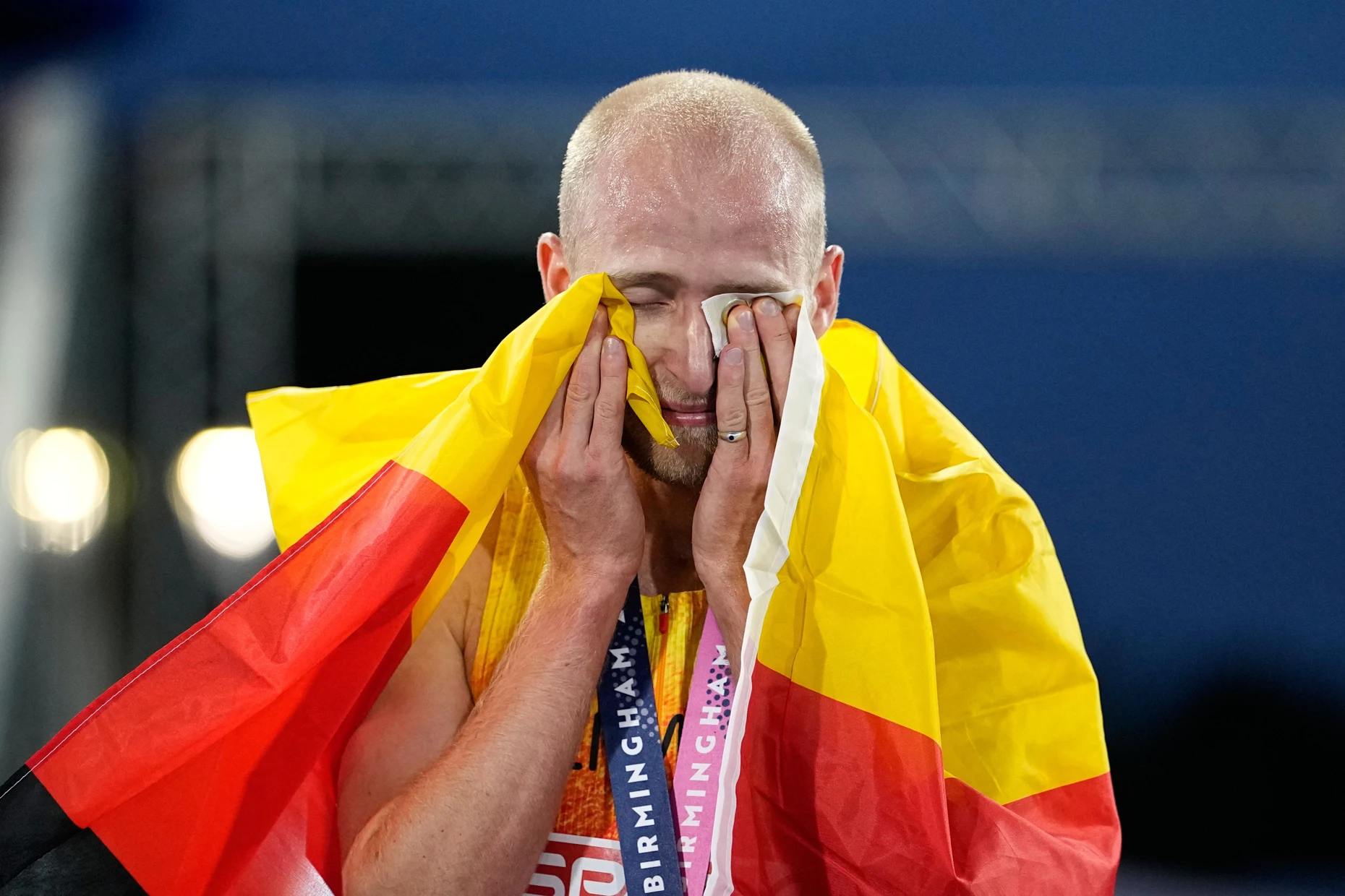 Florian Bremm verdrückte nach seinem EM-Coup über 5.000 Meter einige Freudentränen.