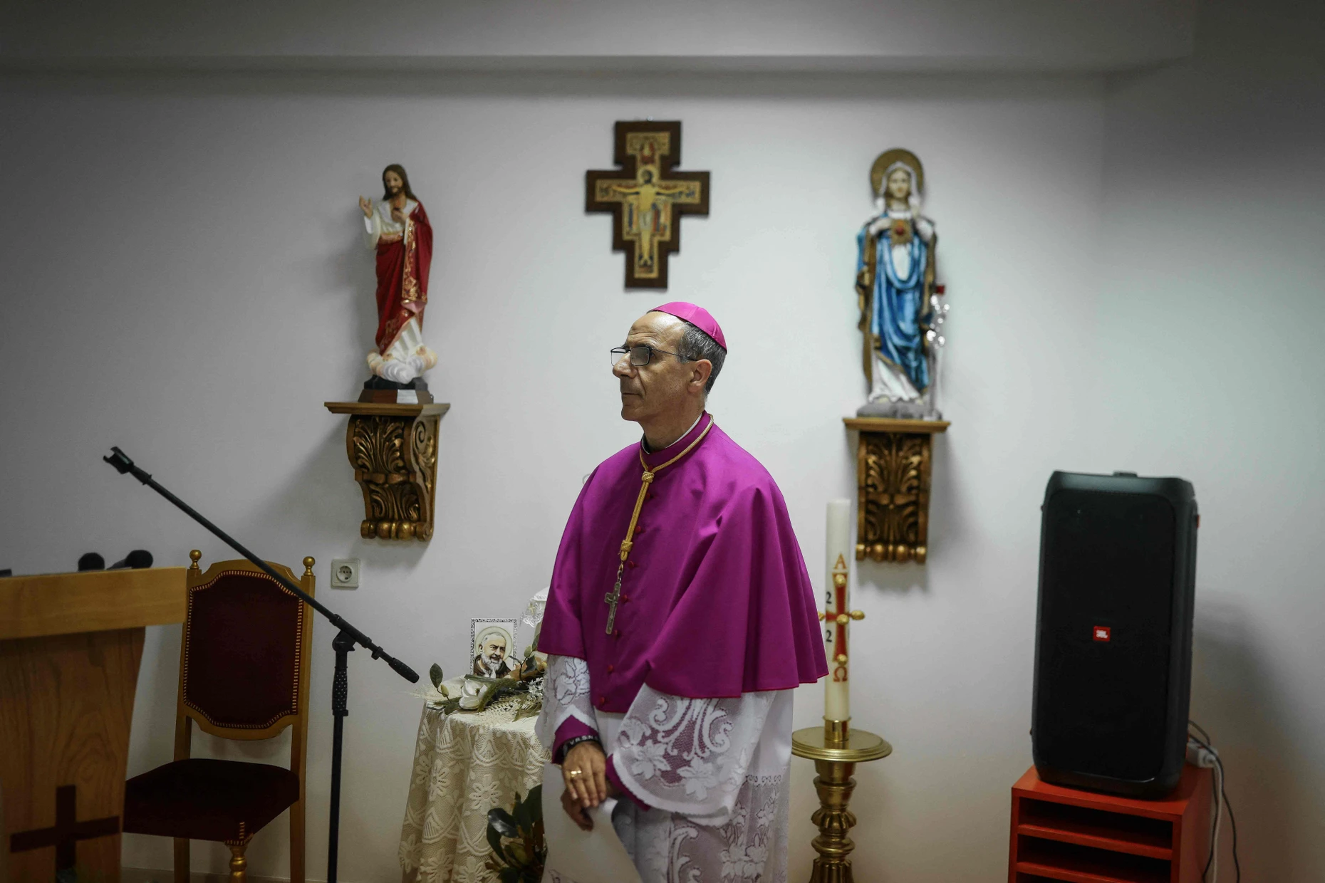 Der Italiener Salvatore Micalef präsentiert sich weiterhin als Bischof, obwohl sich die katholische Kirche ausdrücklich von ihm distanziert hat.