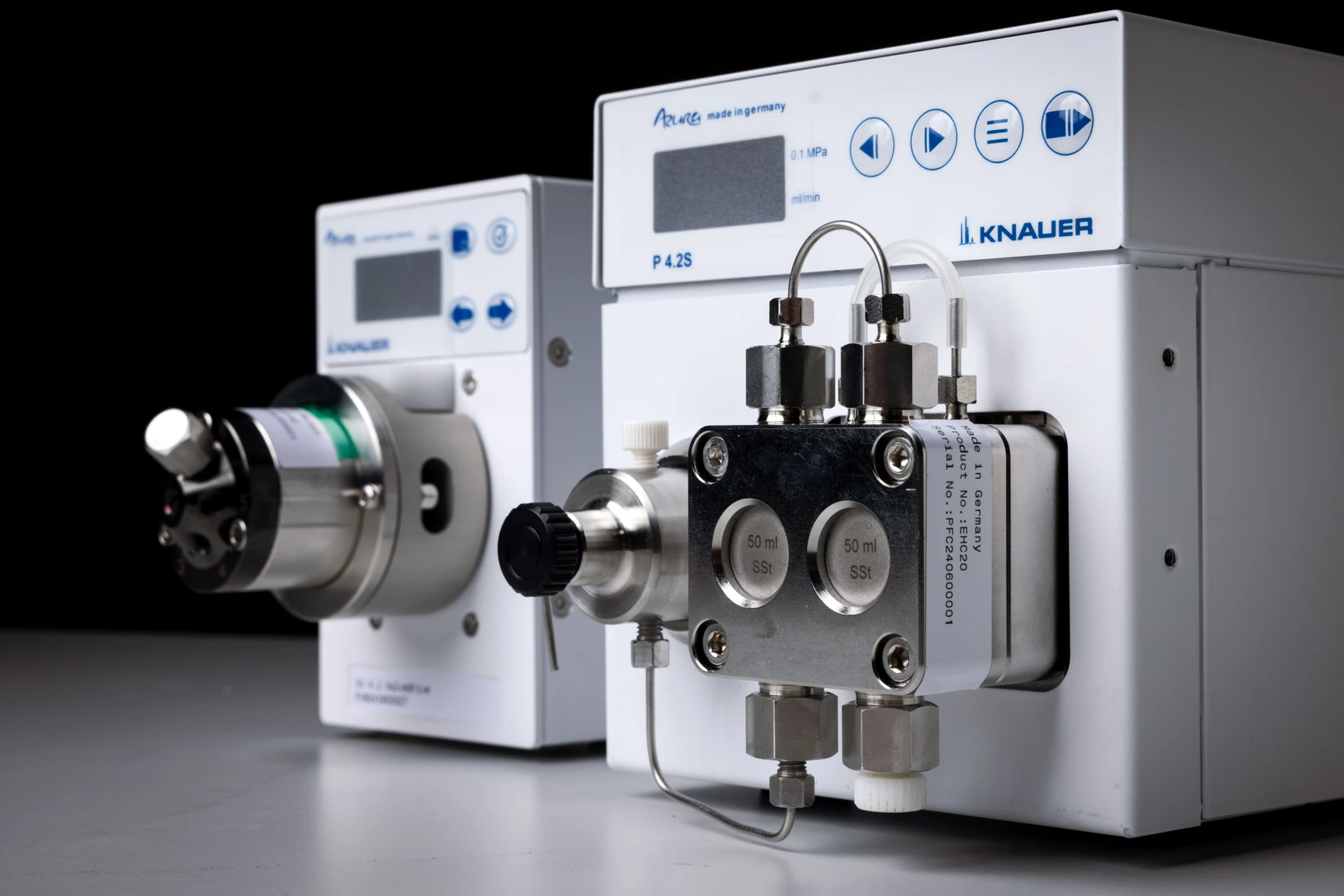 Unter anderem Pumpen und Ventile gehören zur technischen Expertise von Knauer.