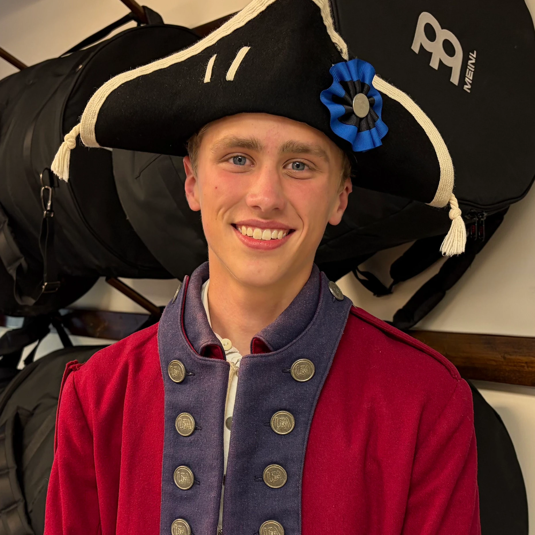 Der 17 Jahre alte Wade Xinos führte den Auftritt der „Fifes and Drums“ an.