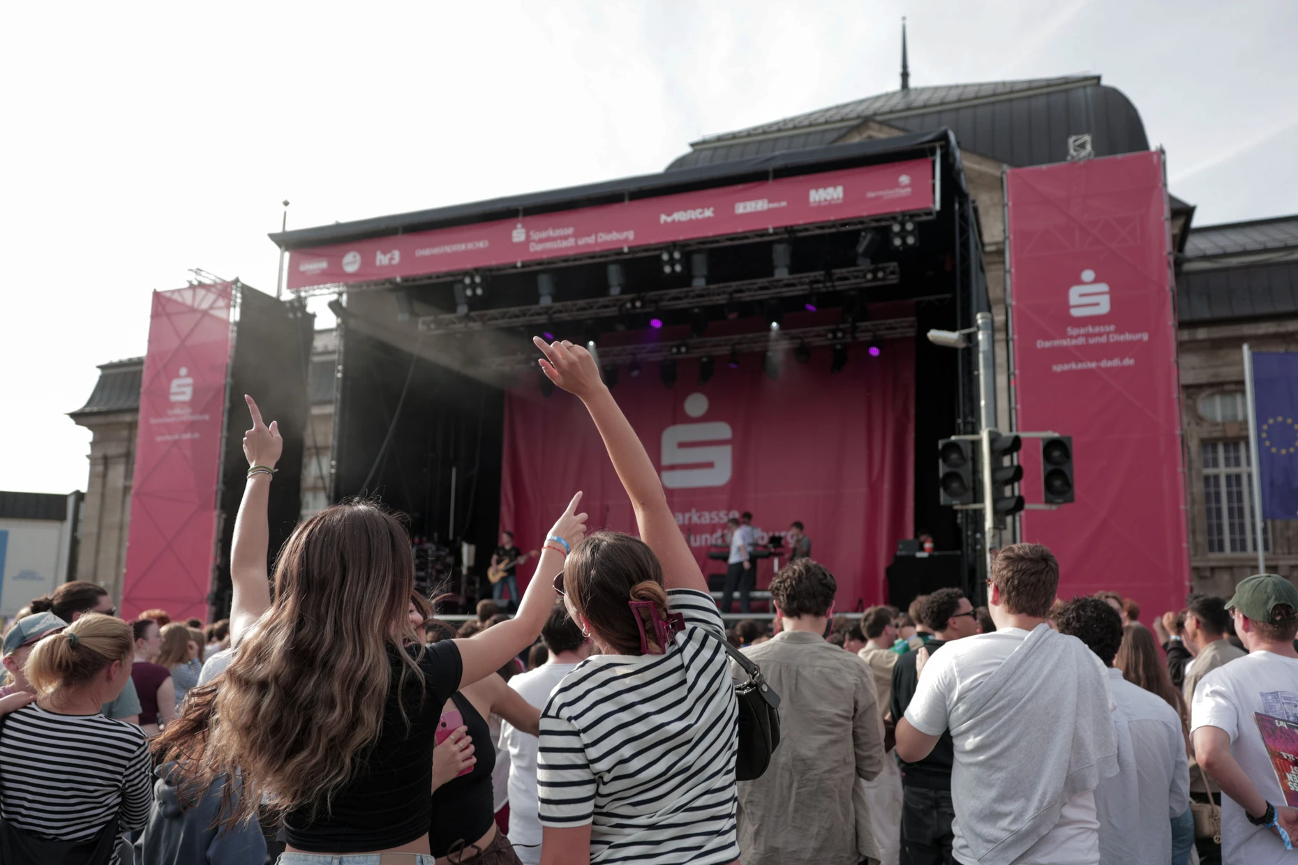 Schlossgrabenfest: Bands aller Genres gibt es auf drei Bühnen bis Pfingstsonntag zu sehen