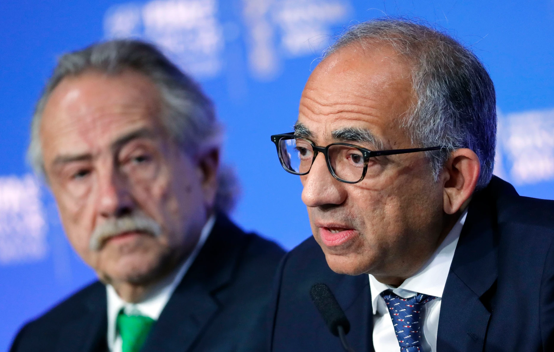 Aus Protest gegen die Investorenpläne zurückgetreten: Infantinos leitender Berater Carlos Cordeiro (rechts)