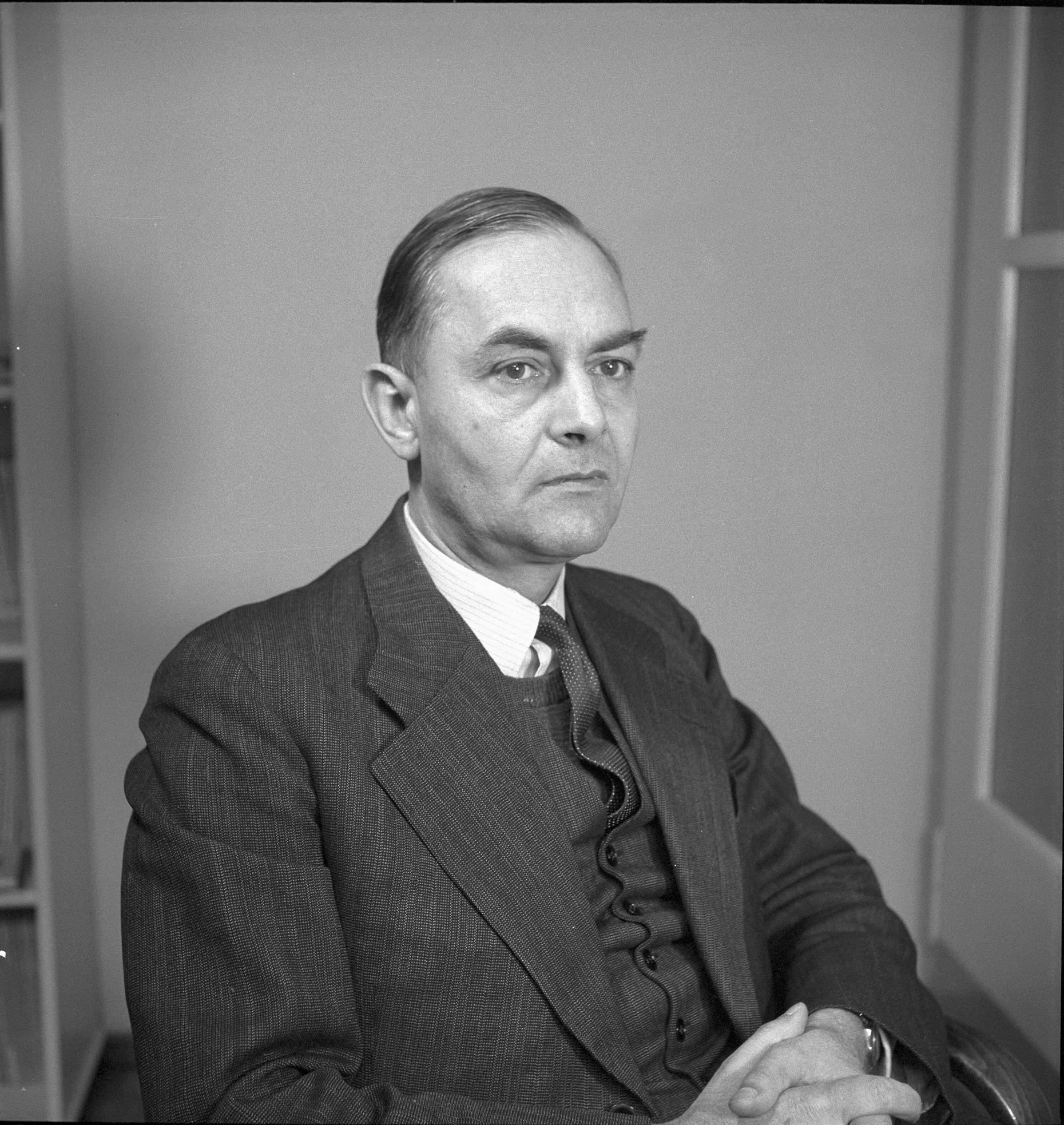 Max Rychner, hier 1956, wurde 1962 zu seinem fünfundsechzigsten Geburtstag mit dem Band „Bedachte und bezeugte Welt : Prosa, Gedichte, Aphorismen, Aufsätze“ geehrt.