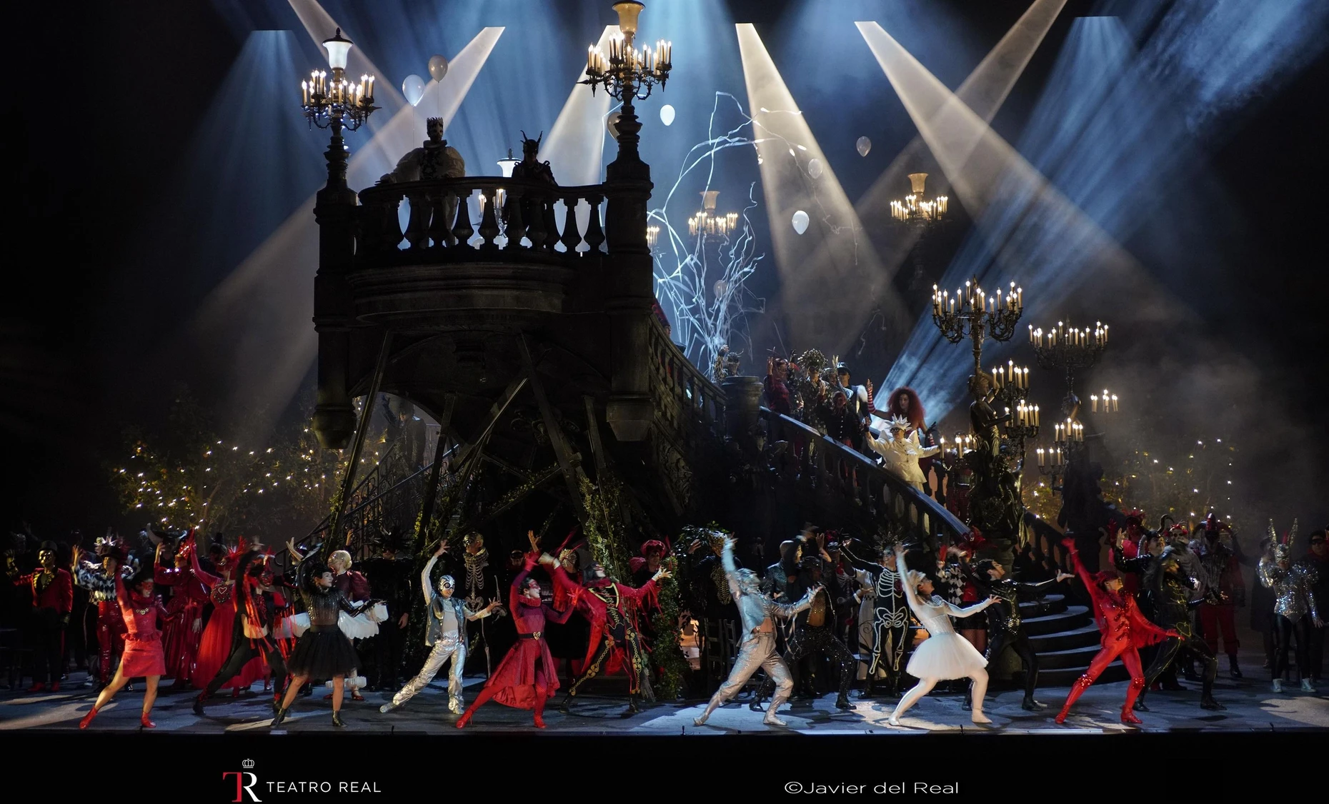 Szene aus der von Josépha Madoki choreographierten Gounod-Oper „Roméo et Juliette“ in Madrid