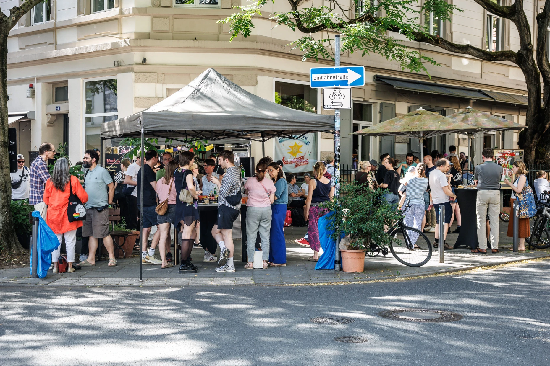 Letztes Fest: Besucher am 29. Mai auf der Koselstraße vor dem Strandcafé
