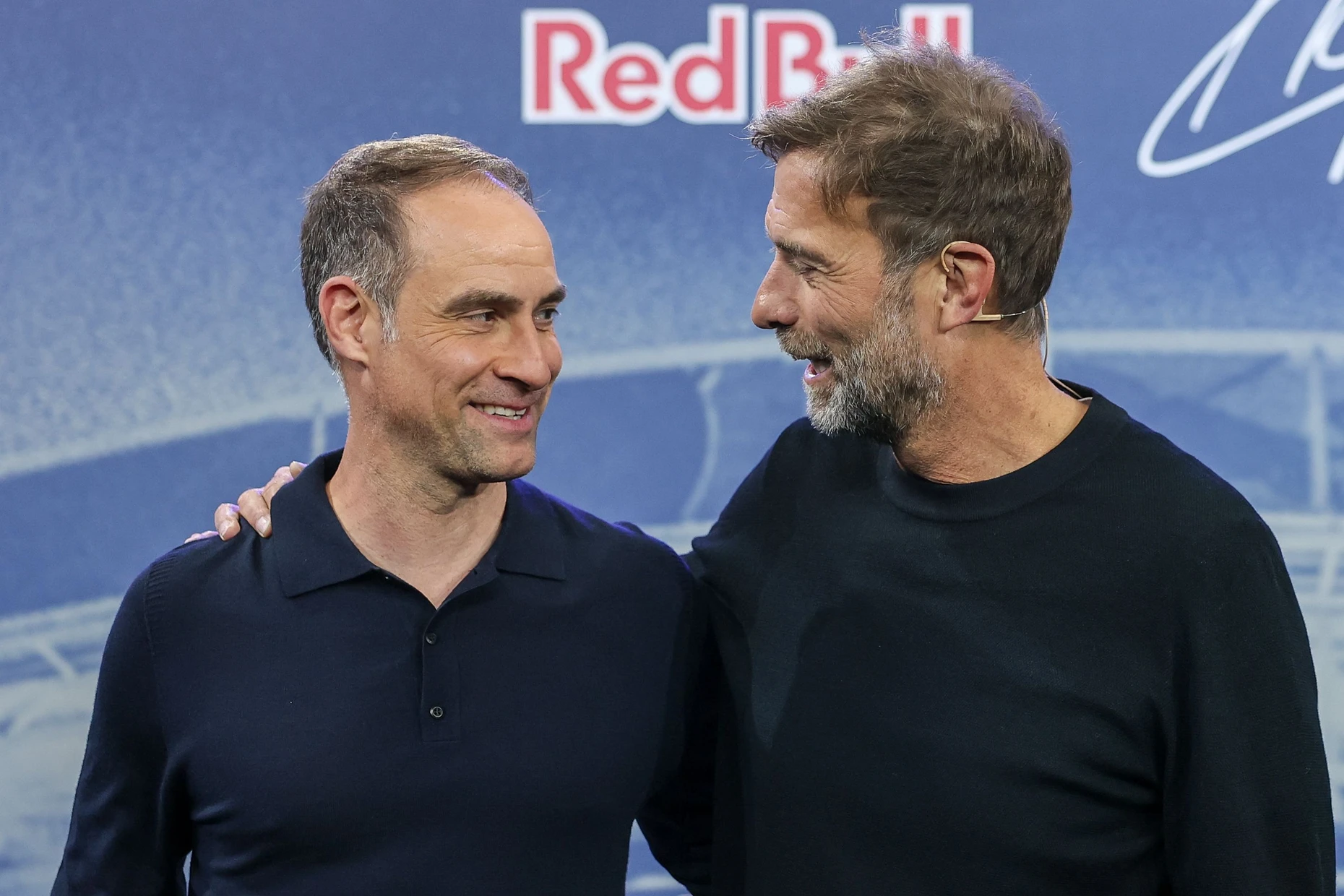 Red-Bull-Geschäftsführer Oliver Mintzlaff (links) und der globale Fußballchef Jürgen Klopp machen beim Heuern und Feuern gemeinsame Sache.