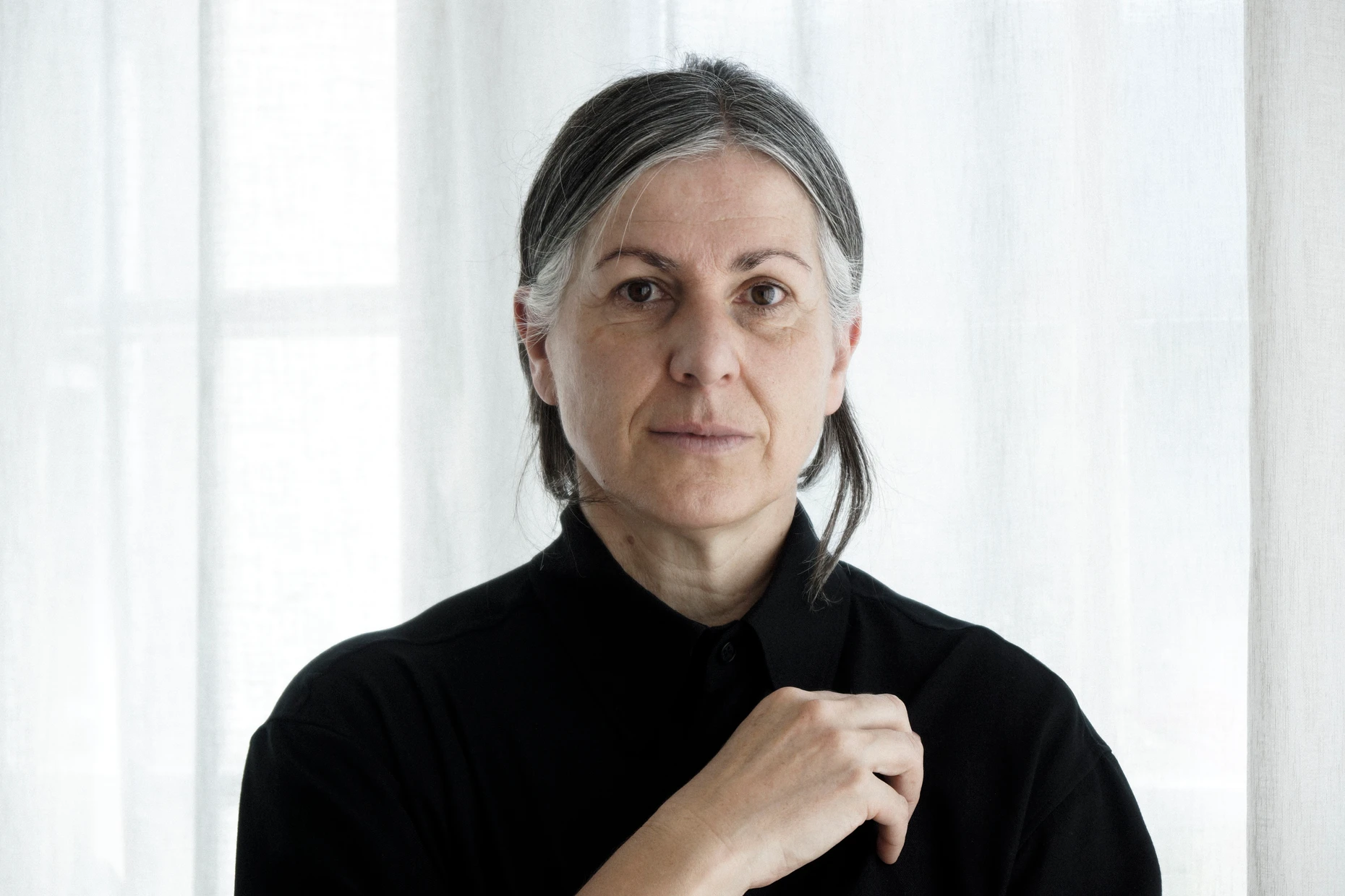 Roberta Dapunt, fotografiert von ihrer Tochter Anna Anvidalfarei, die als Künstlerin in Wien lebt