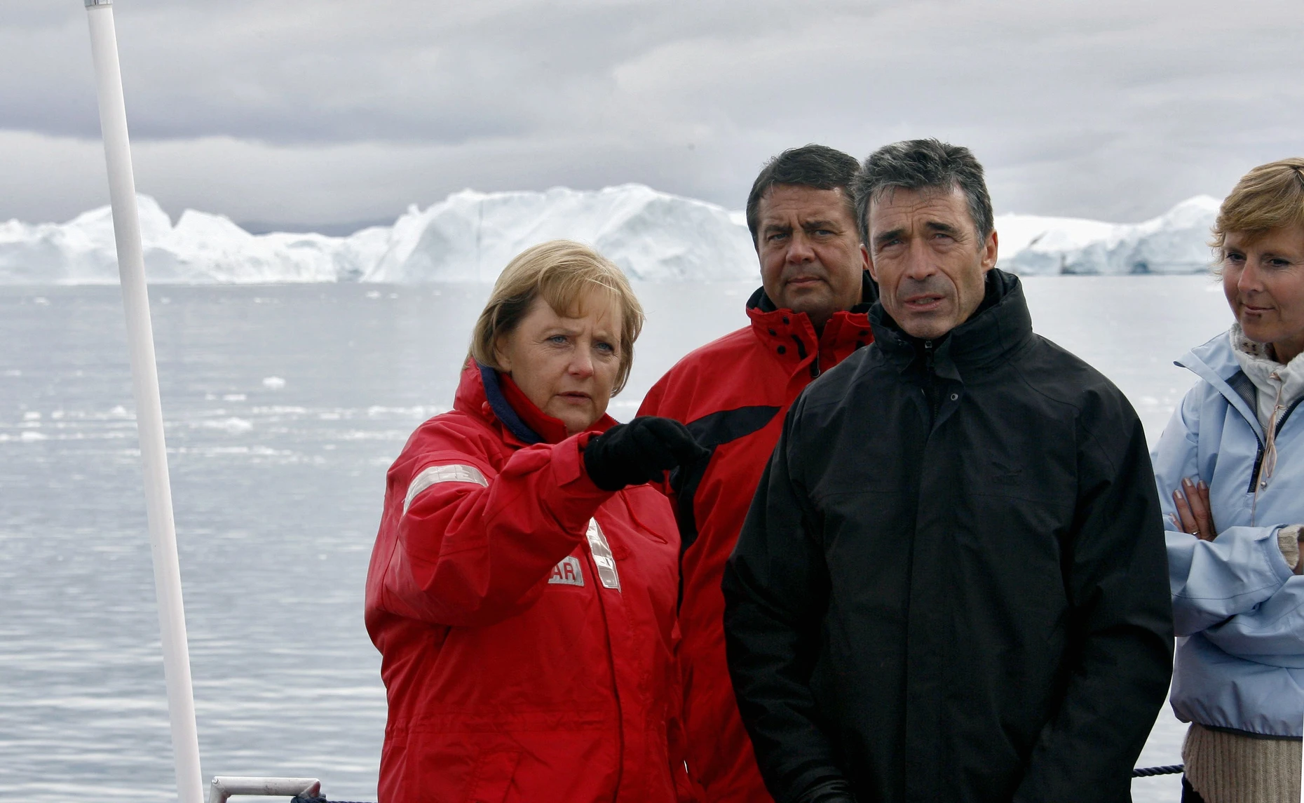 Vorreiter des Klimaschutzes? Bundeskanzlerin Merkel mit Umweltminister Sigmar Gabriel und dem dänischen Ministerpräsidenten Anders Fogh Rasmussen im Jahr 2007 in Grönland