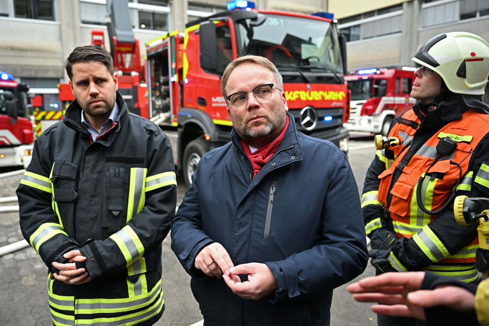 Im Februar: Wissenschaftsminister Timon Gremmels (SPD) auf dem Gelände des GSI Helmholtzzentrums für Schwerionenforschung in Darmstadt