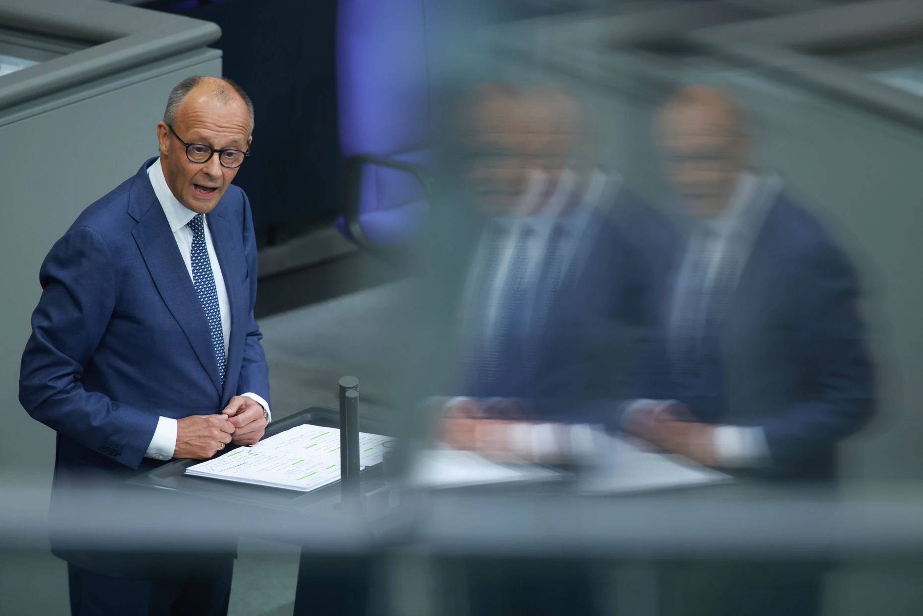 Friedrich Merz erhielt am 9. September 2026 für seine Angriffe auf die AfD auch Beifall aus den linken Oppositionsfraktionen.