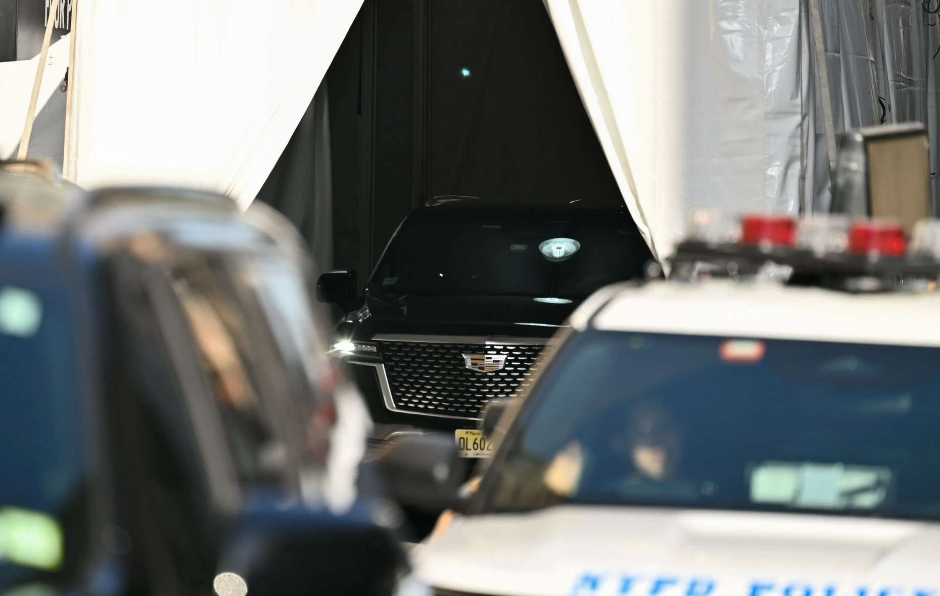 ine Limousine ist zu sehen, nachdem sie Gäste am Madison Square Garden abgesetzt hat.