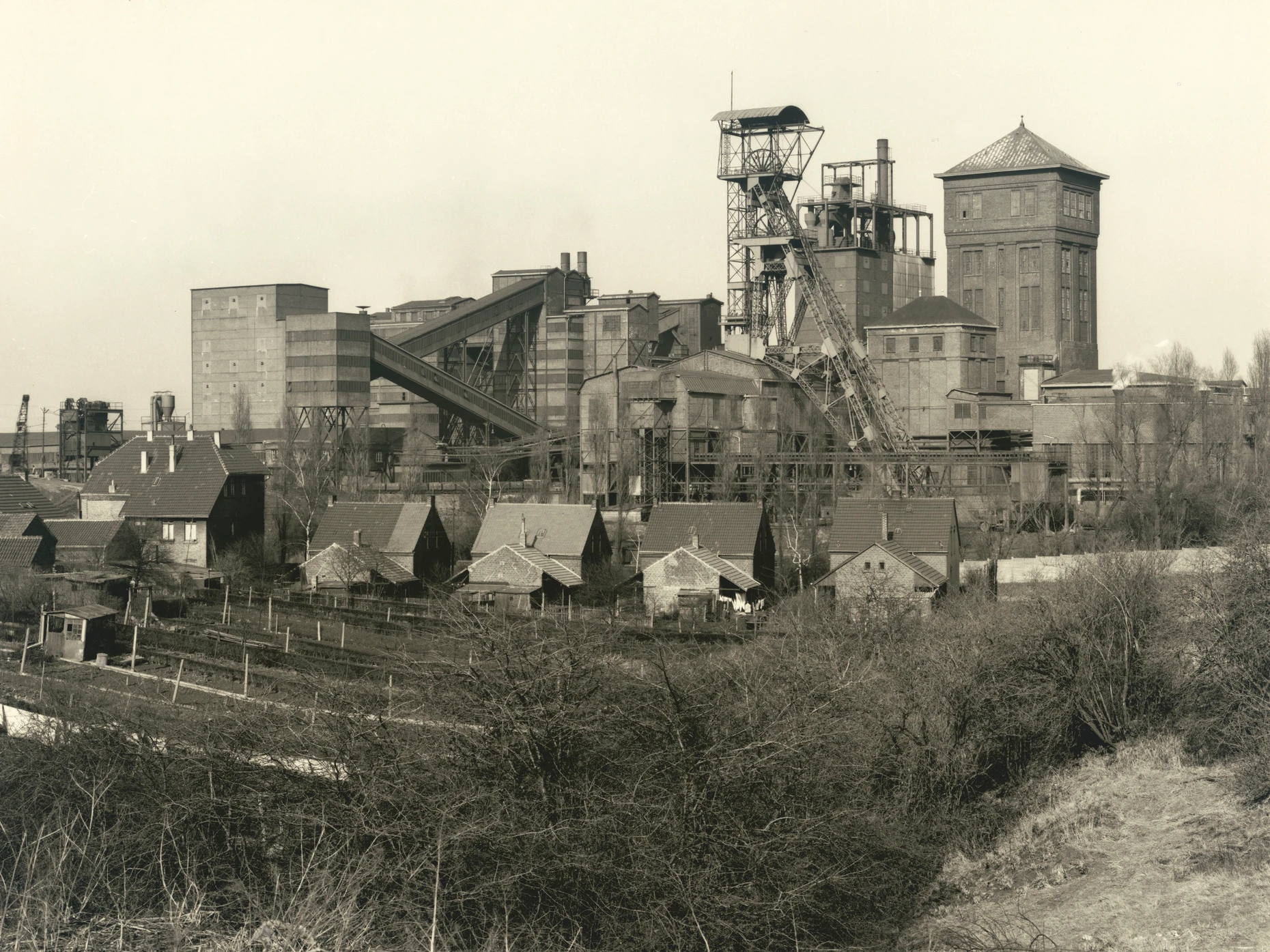 So dokumentierten Bernd und Hilla Becher 1966 die Zeche Rosenblumendelle im Ruhrgebiet