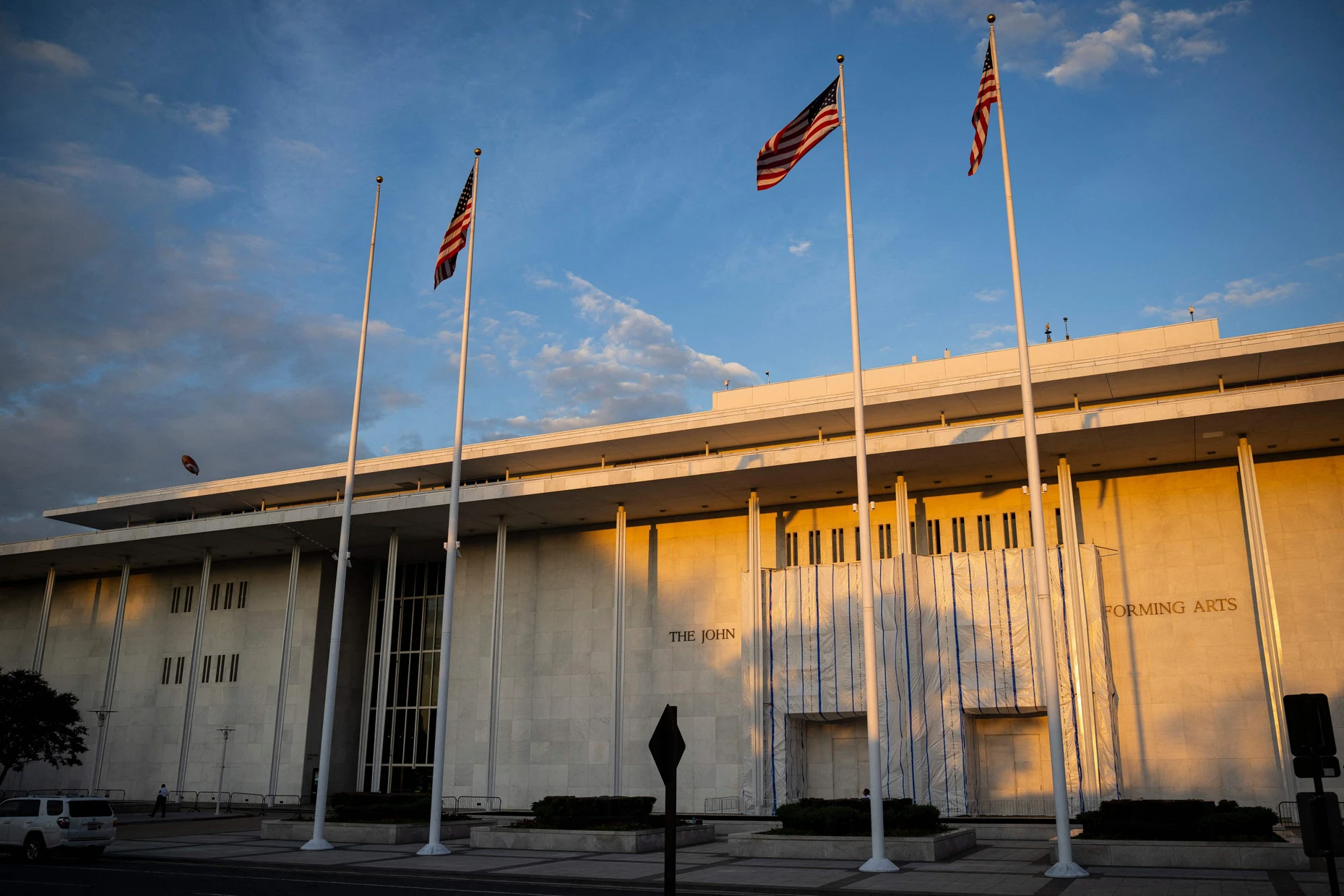 Die Außenfassade des Kennedy Centers in Washington