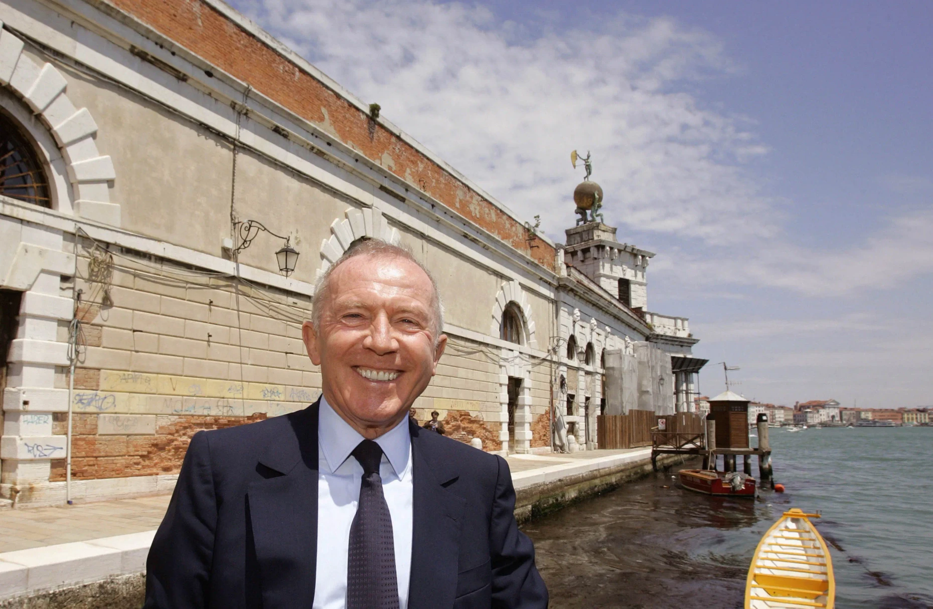 Ein neues Projekt im Rücken: François Pinault 2009 vor der Punta della Dogana in Venedig, die er zum zweiten Ausstellungsort der Pinault Collection machte.