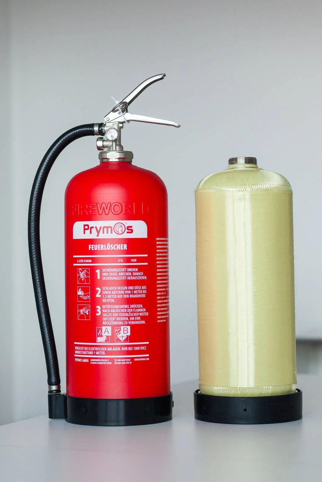 Feuerlscher: Mit Kevlar und Dosen gegen Feuer | FAZ